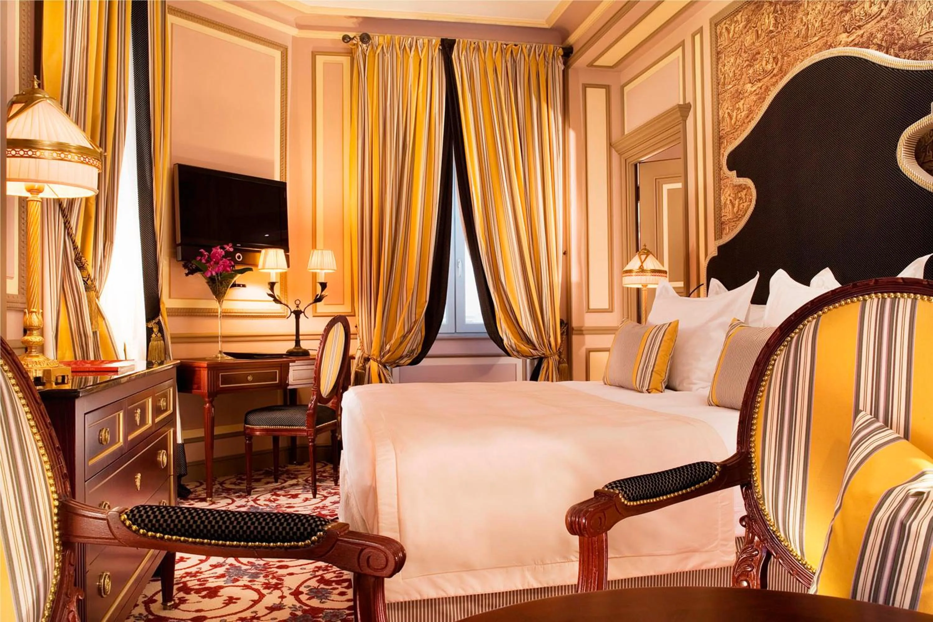 Photo of the whole room, Bed in InterContinental Bordeaux Le Grand Hotel by IHG