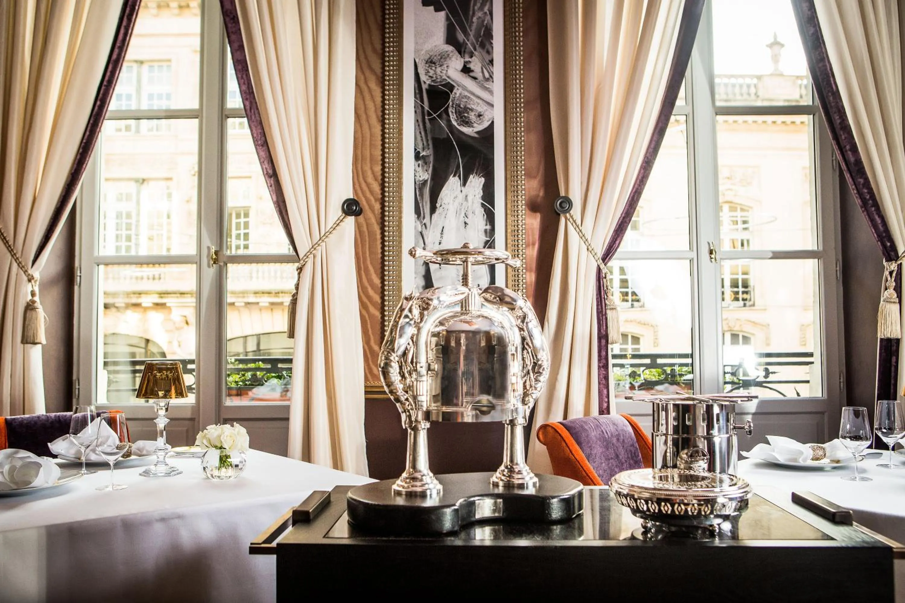 Restaurant/places to eat in InterContinental Bordeaux Le Grand Hotel by IHG