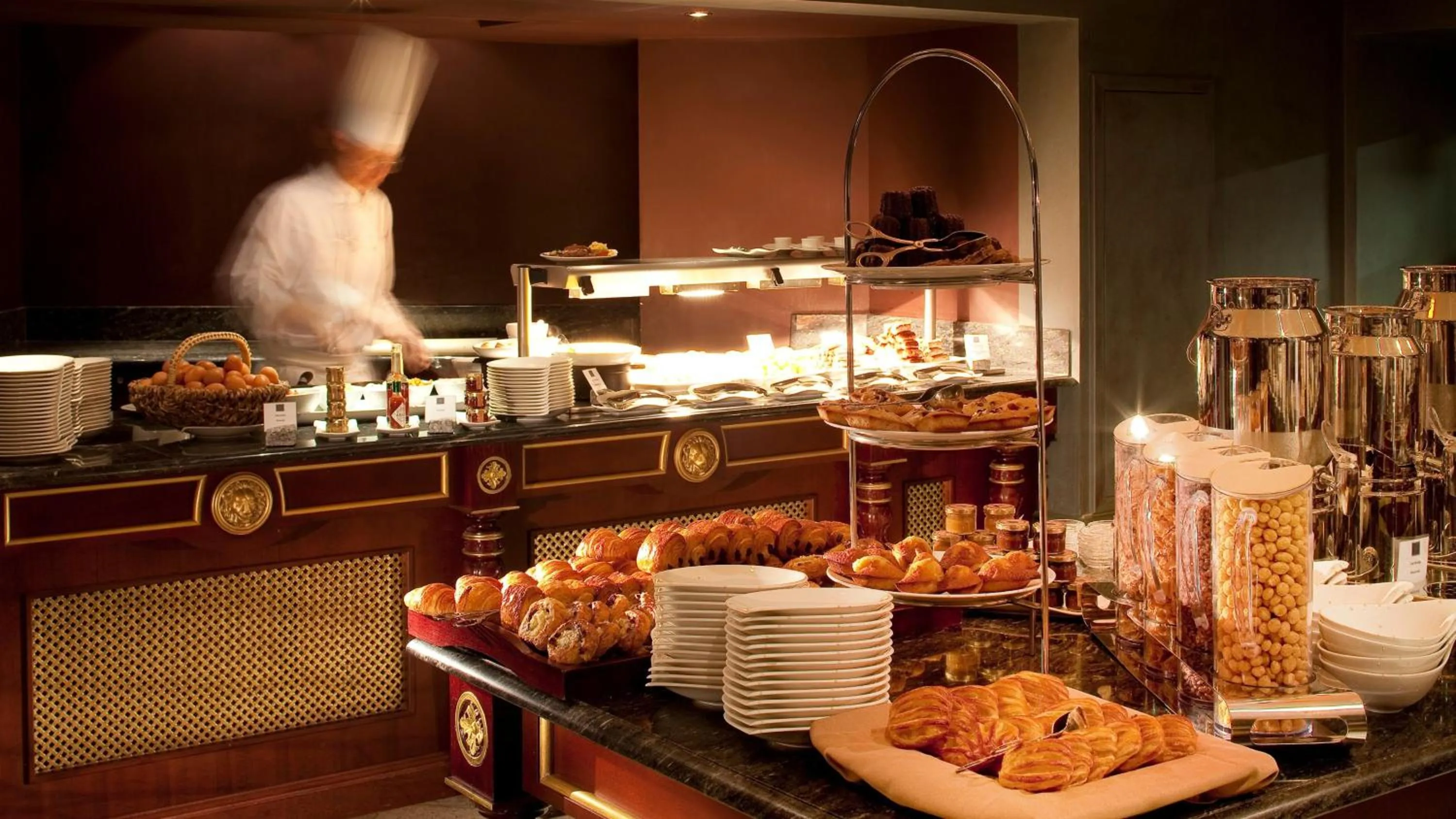 Restaurant/places to eat in InterContinental Bordeaux Le Grand Hotel by IHG