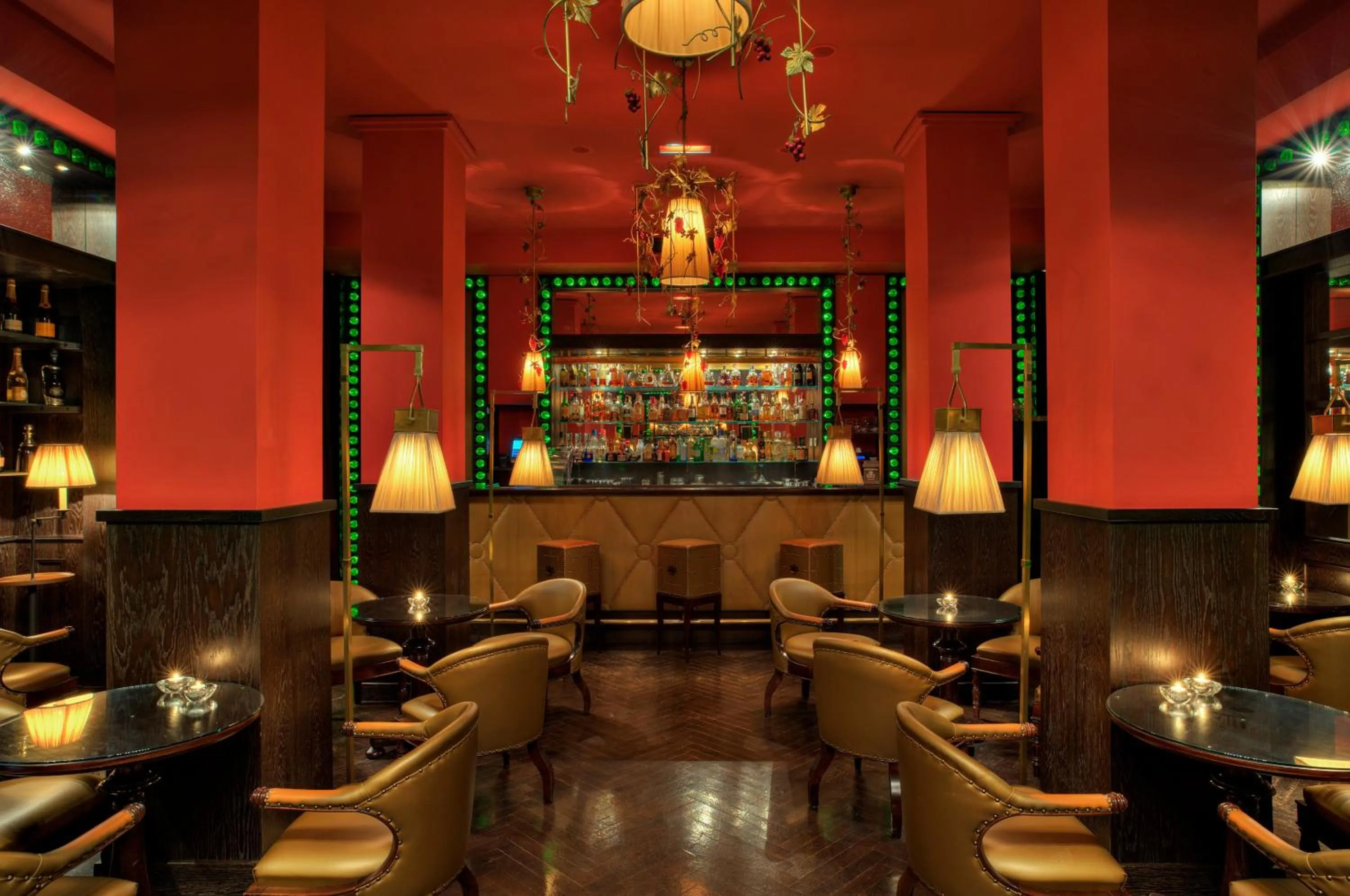 Lounge or bar in InterContinental Bordeaux Le Grand Hotel by IHG