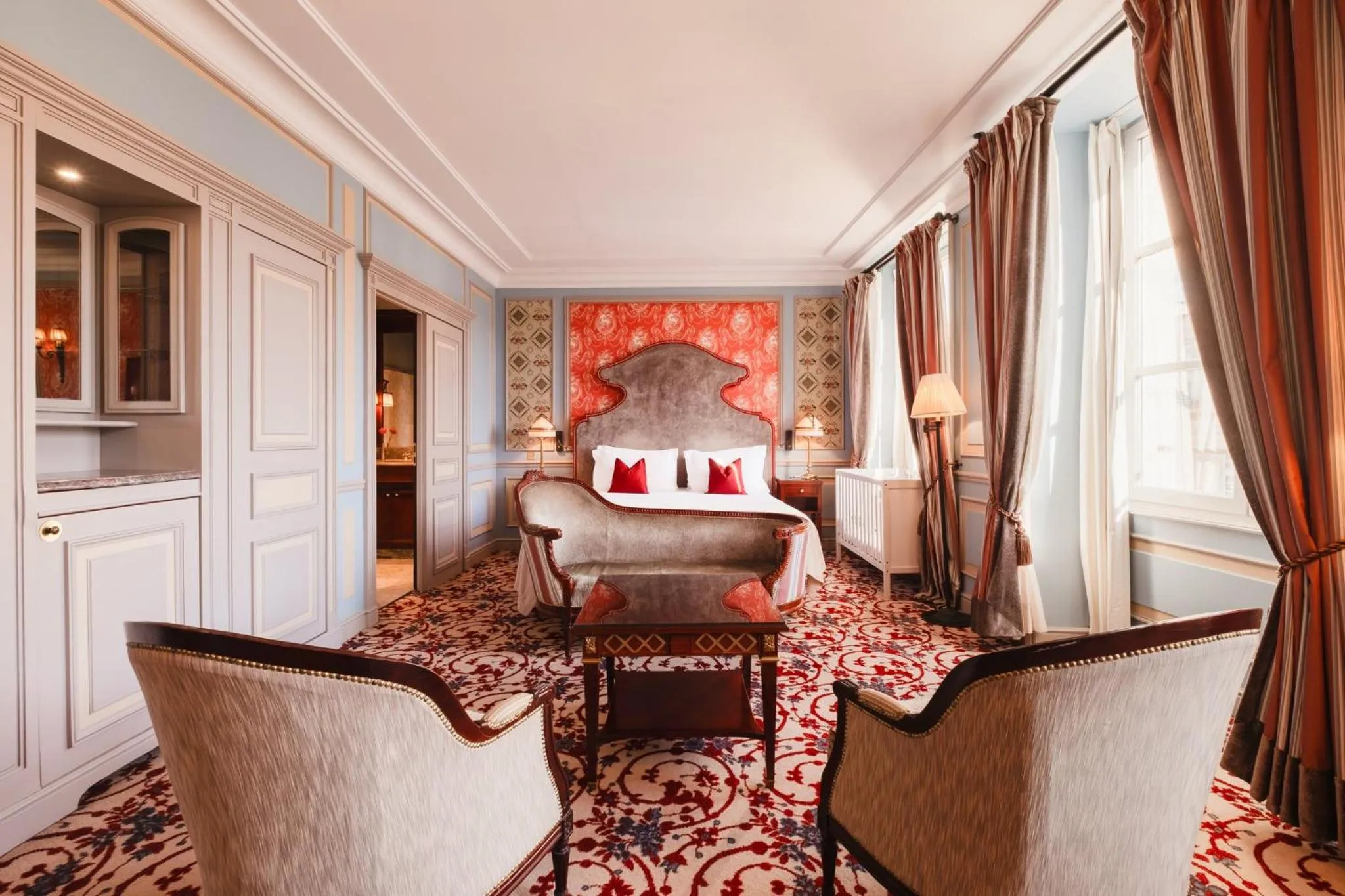 Photo of the whole room in InterContinental Bordeaux Le Grand Hotel by IHG
