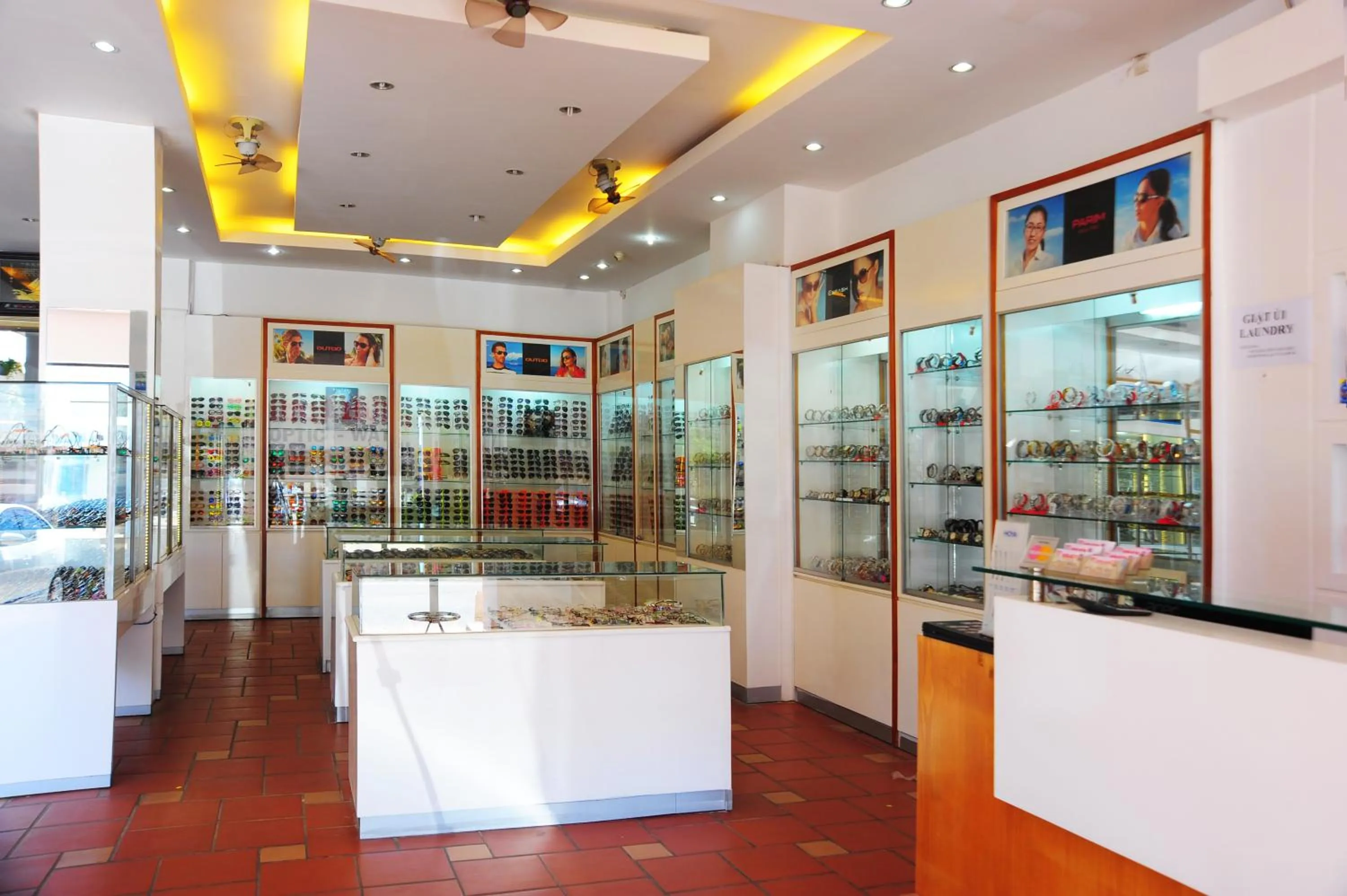 On-site shops in Minh Hung Hotel
