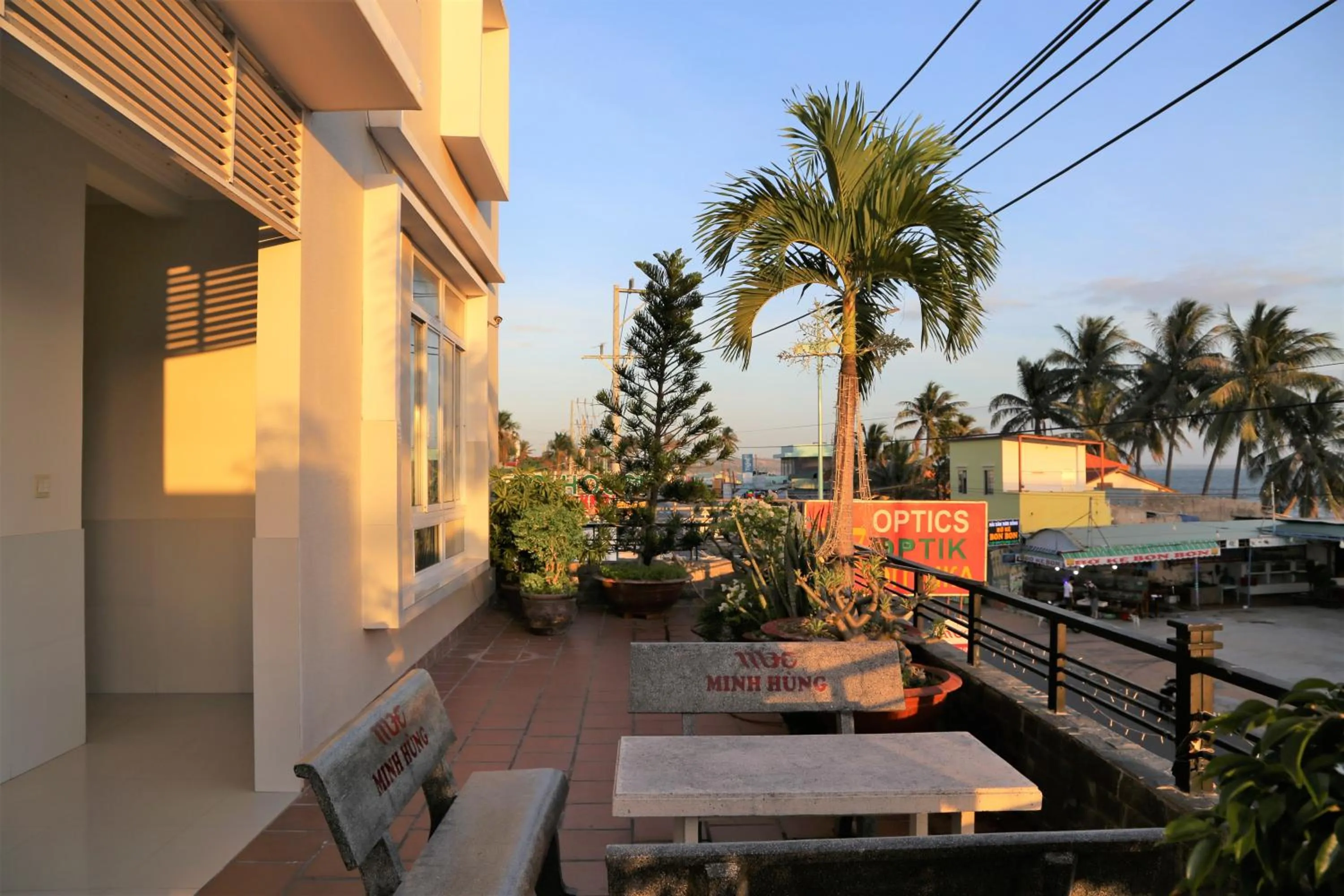 Day in Minh Hung Hotel