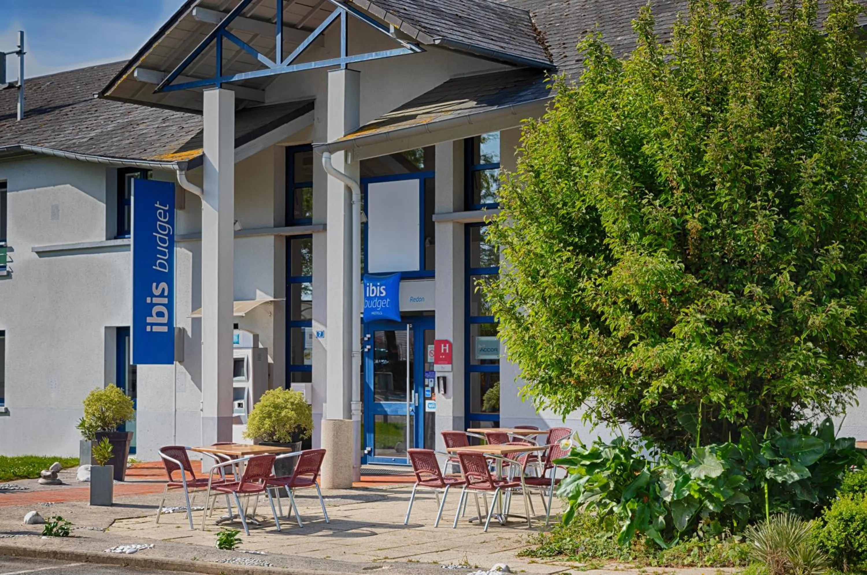 Property building in Ibis Budget Redon