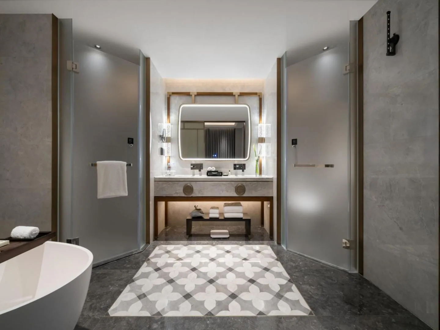 Bed in Guangzhou Dong Fang Hotel