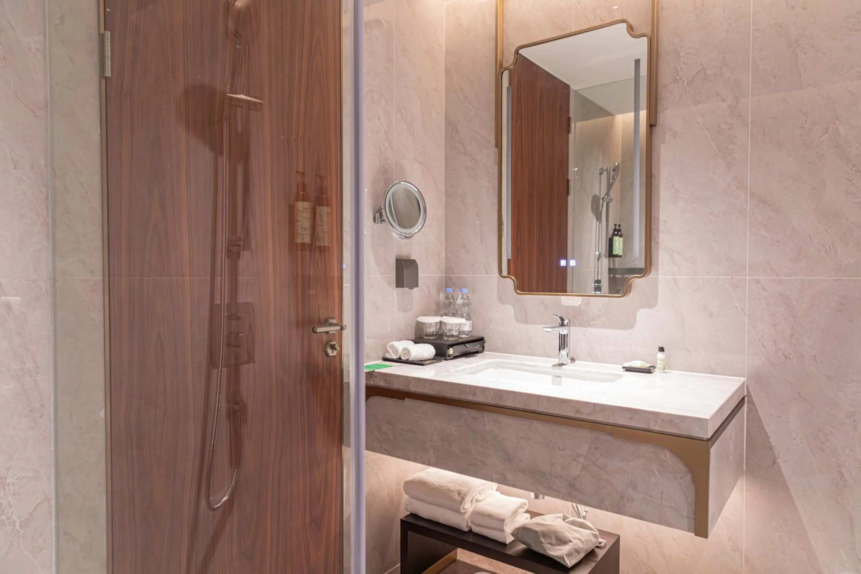 Hot Tub in Guangzhou Dong Fang Hotel