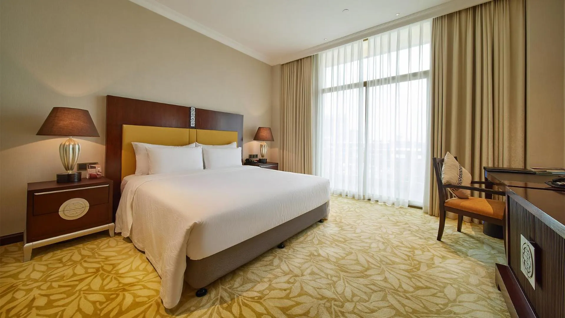 Photo of the whole room, Bed in Guangzhou Dong Fang Hotel