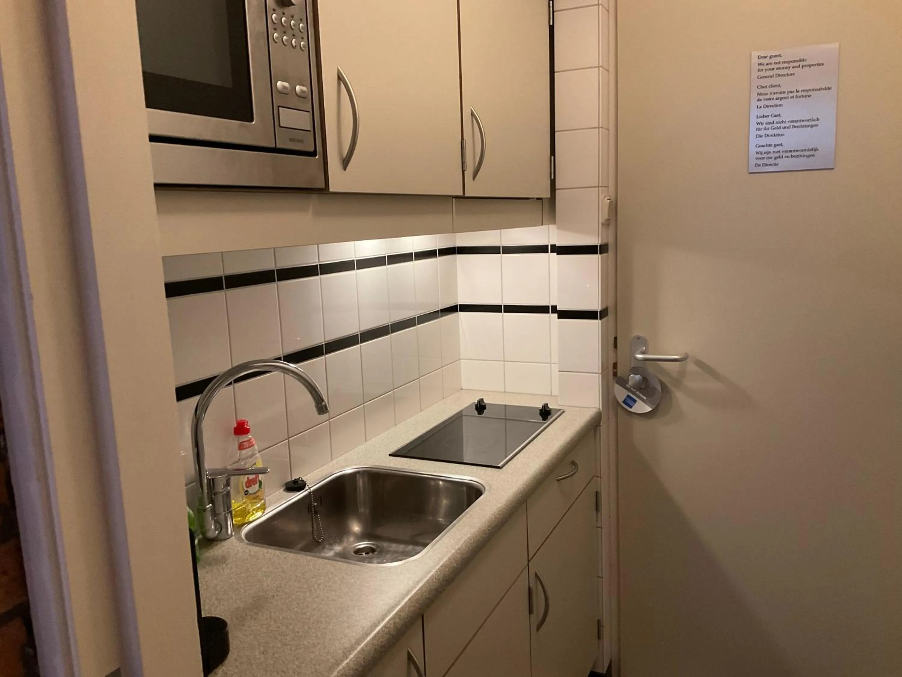 Kitchen or kitchenette in Plato by Hofstad Studio’s