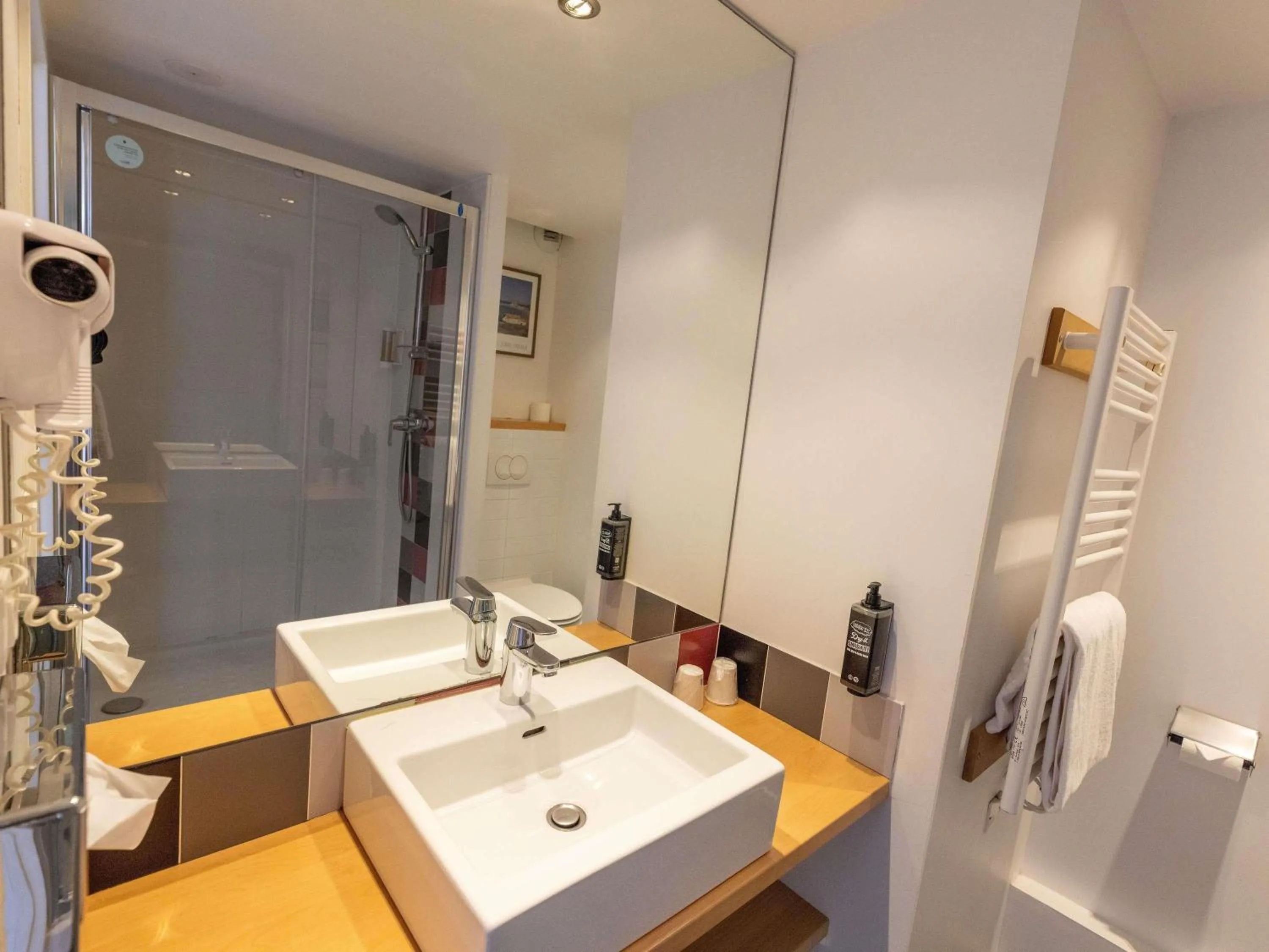 Bedroom in Hotel Donibane Saint-Jean-de-Luz