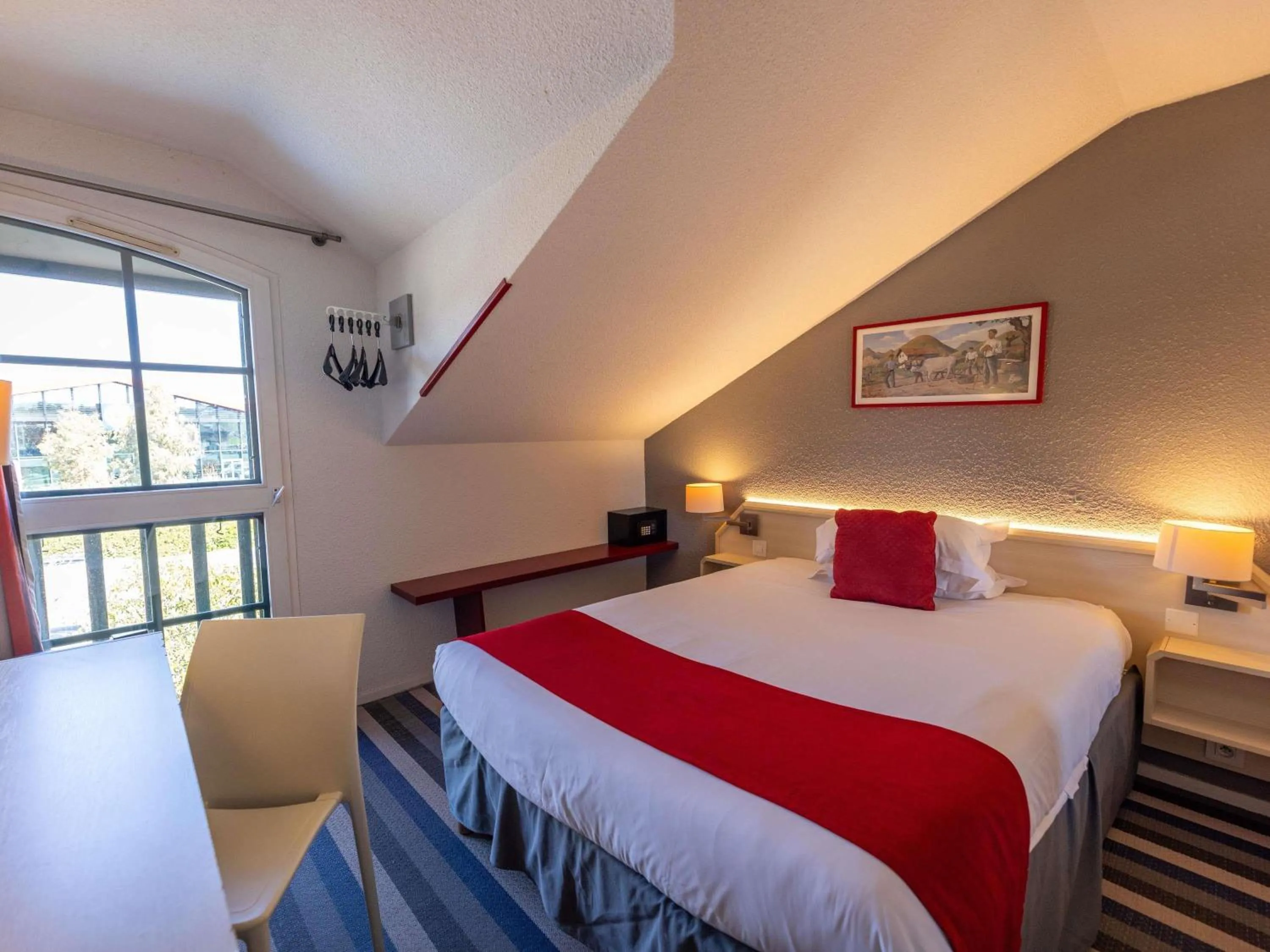 Bedroom, Bed in Hotel Donibane Saint-Jean-de-Luz