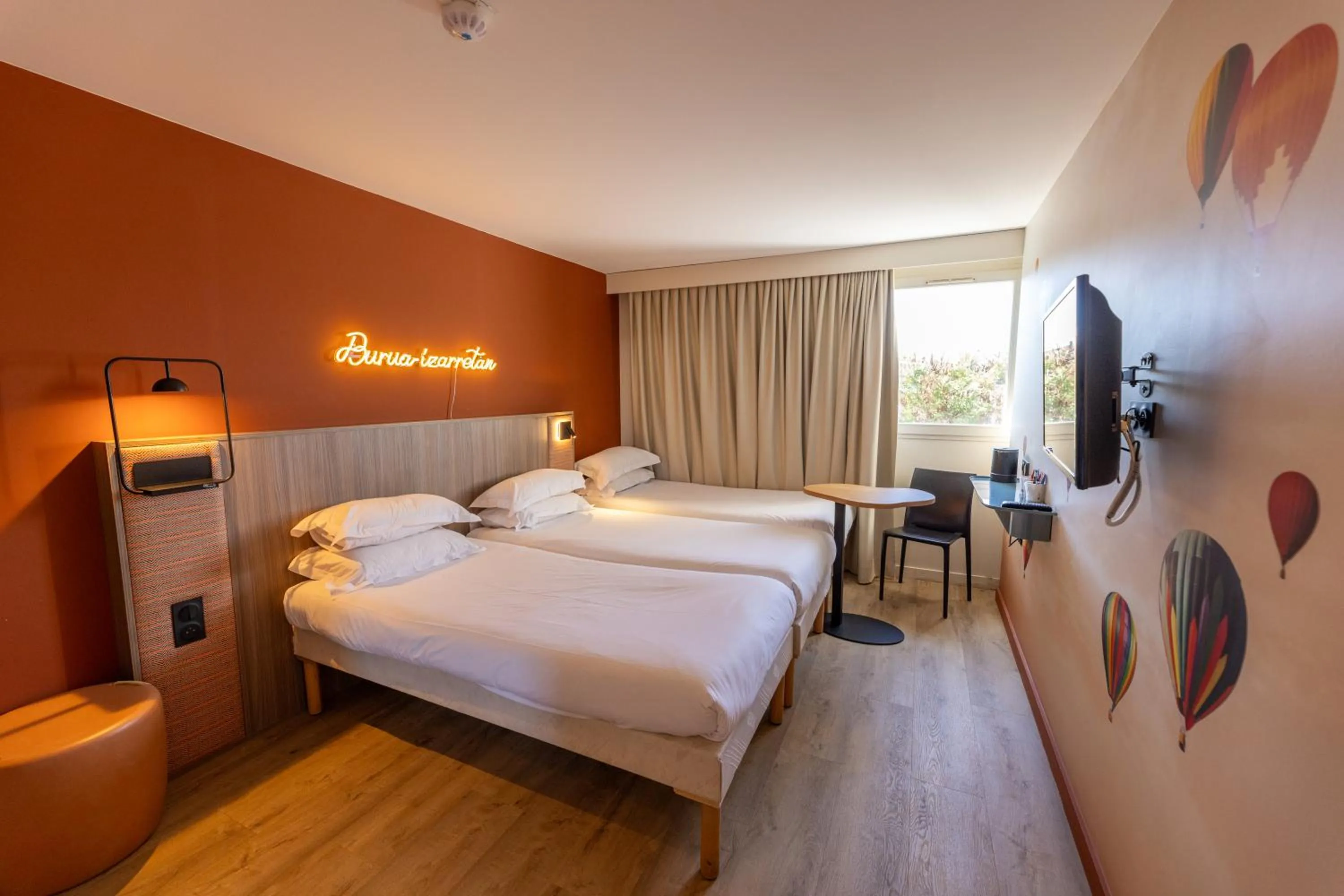 Bed in Hotel Donibane Saint-Jean-de-Luz