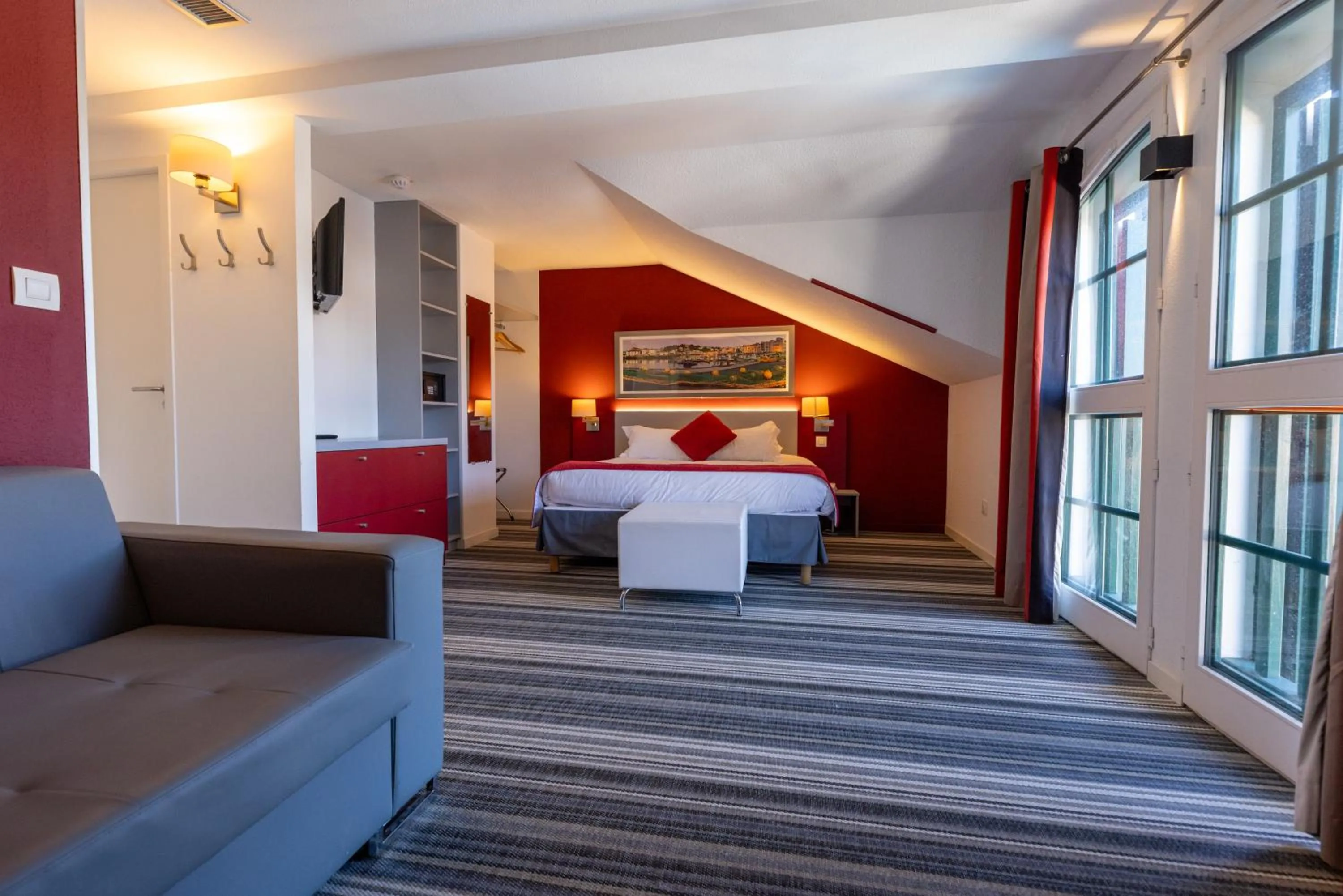 TV and multimedia in Hotel Donibane Saint-Jean-de-Luz