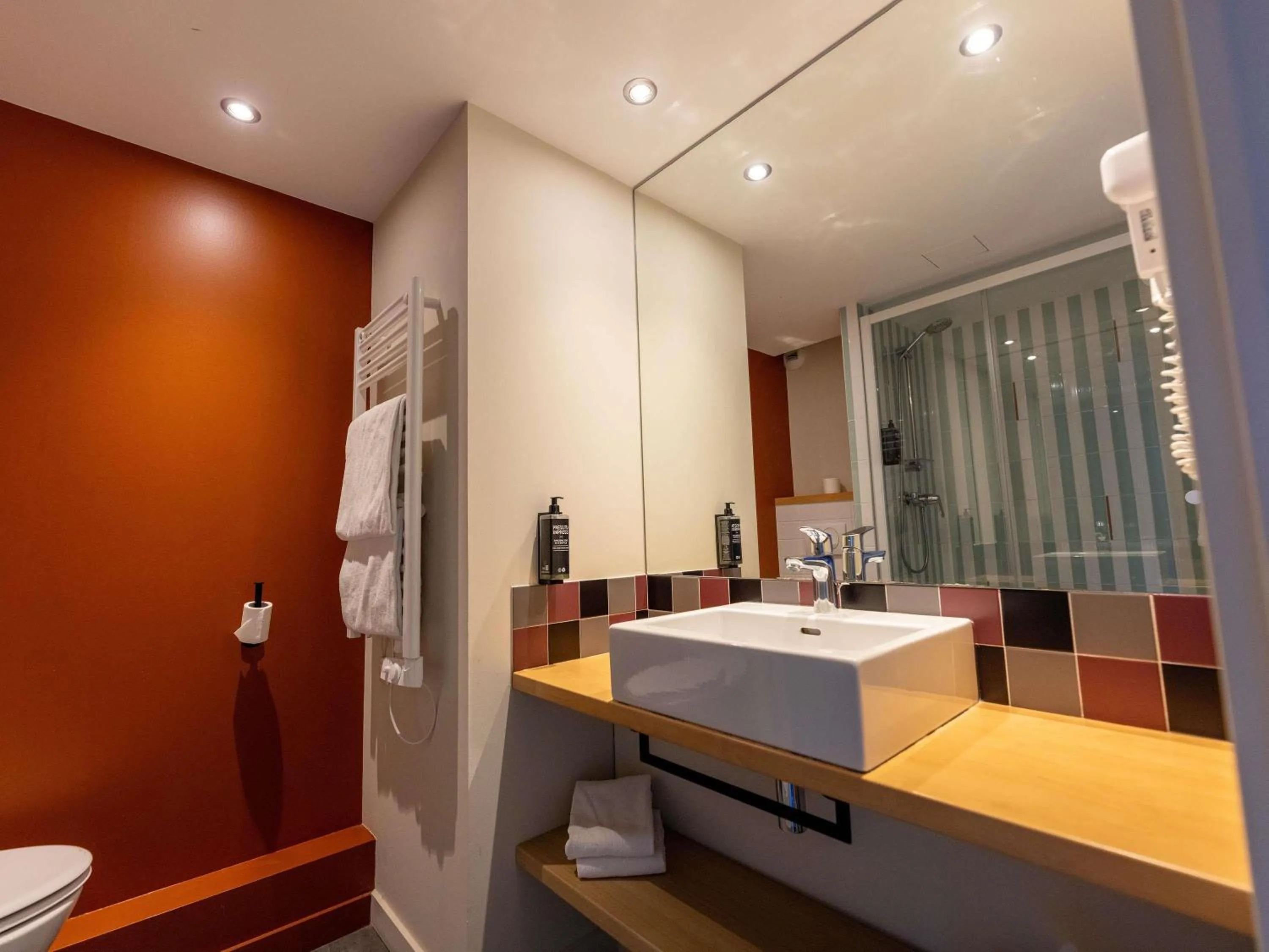 Bedroom in Hotel Donibane Saint-Jean-de-Luz