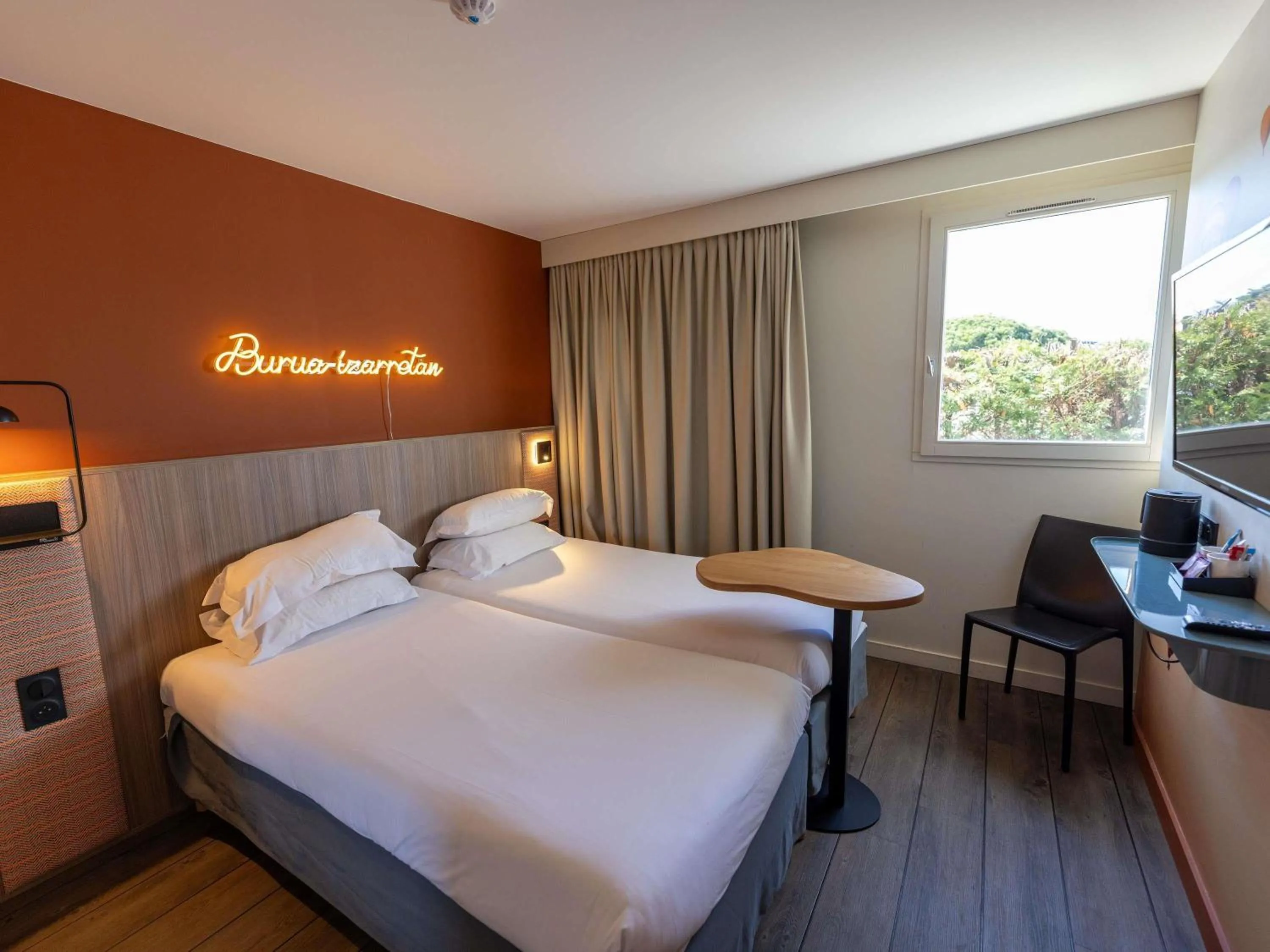 Bedroom, Bed in Hotel Donibane Saint-Jean-de-Luz