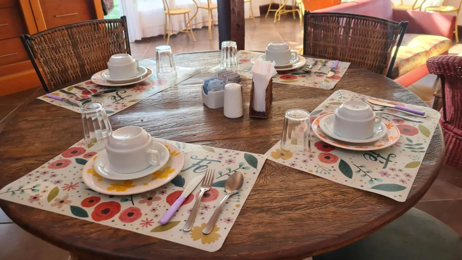 Breakfast in POUSADA AMENDOEIRA