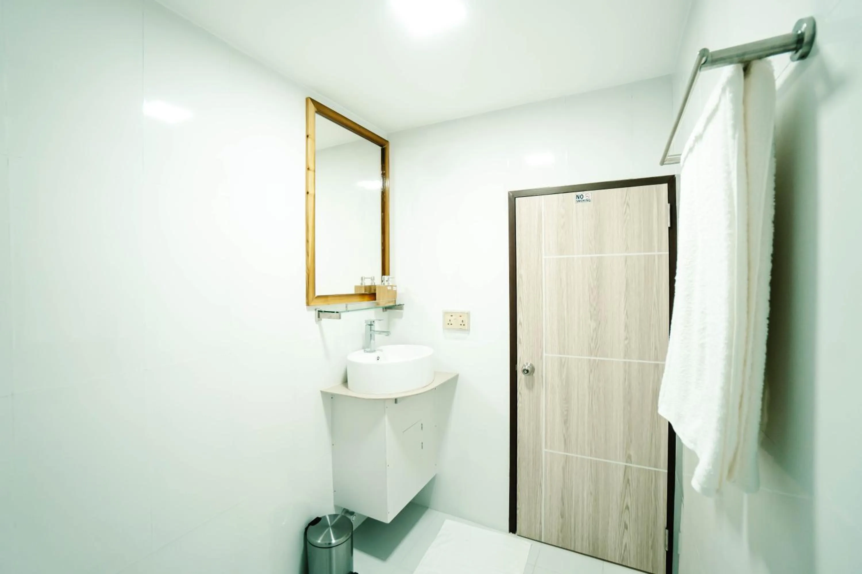 Toilet in Lagoona Sunset