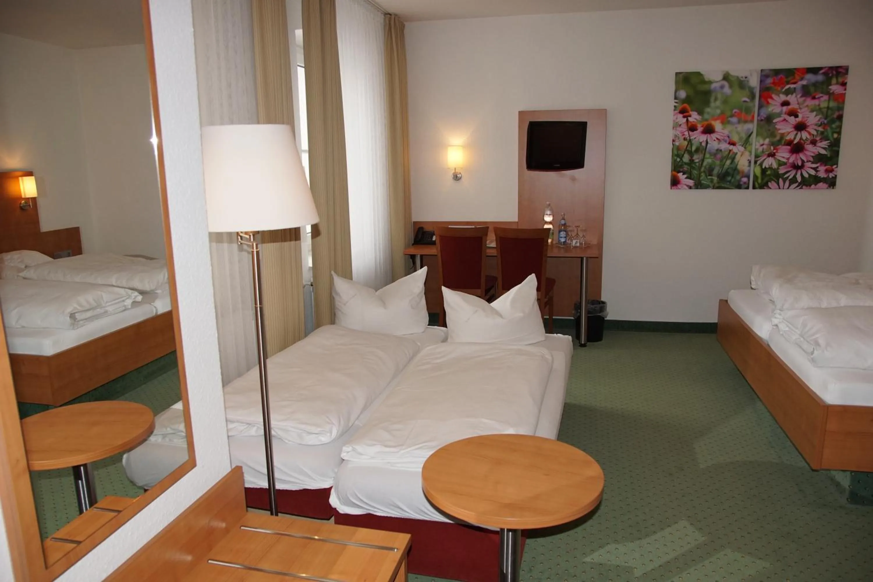 TV and multimedia, Bed in Hotel-Restaurant Roter Ochsen
