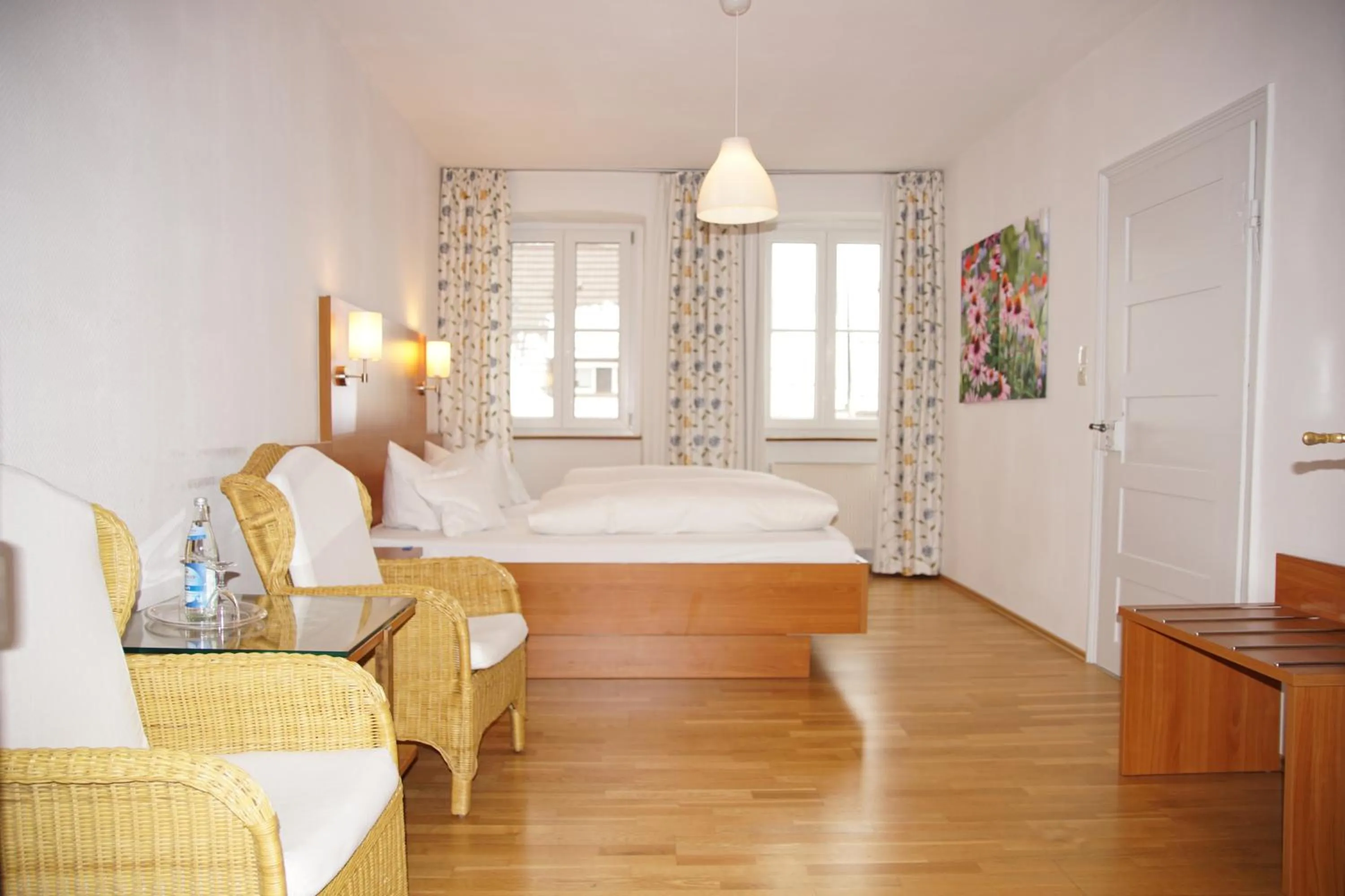 Photo of the whole room, Bed in Hotel-Restaurant Roter Ochsen