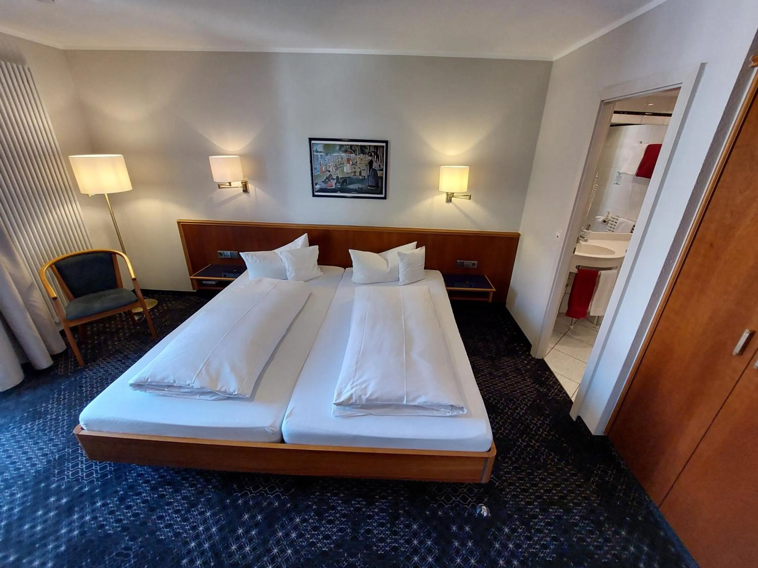 Property building, Bed in Hotel-Restaurant Roter Ochsen