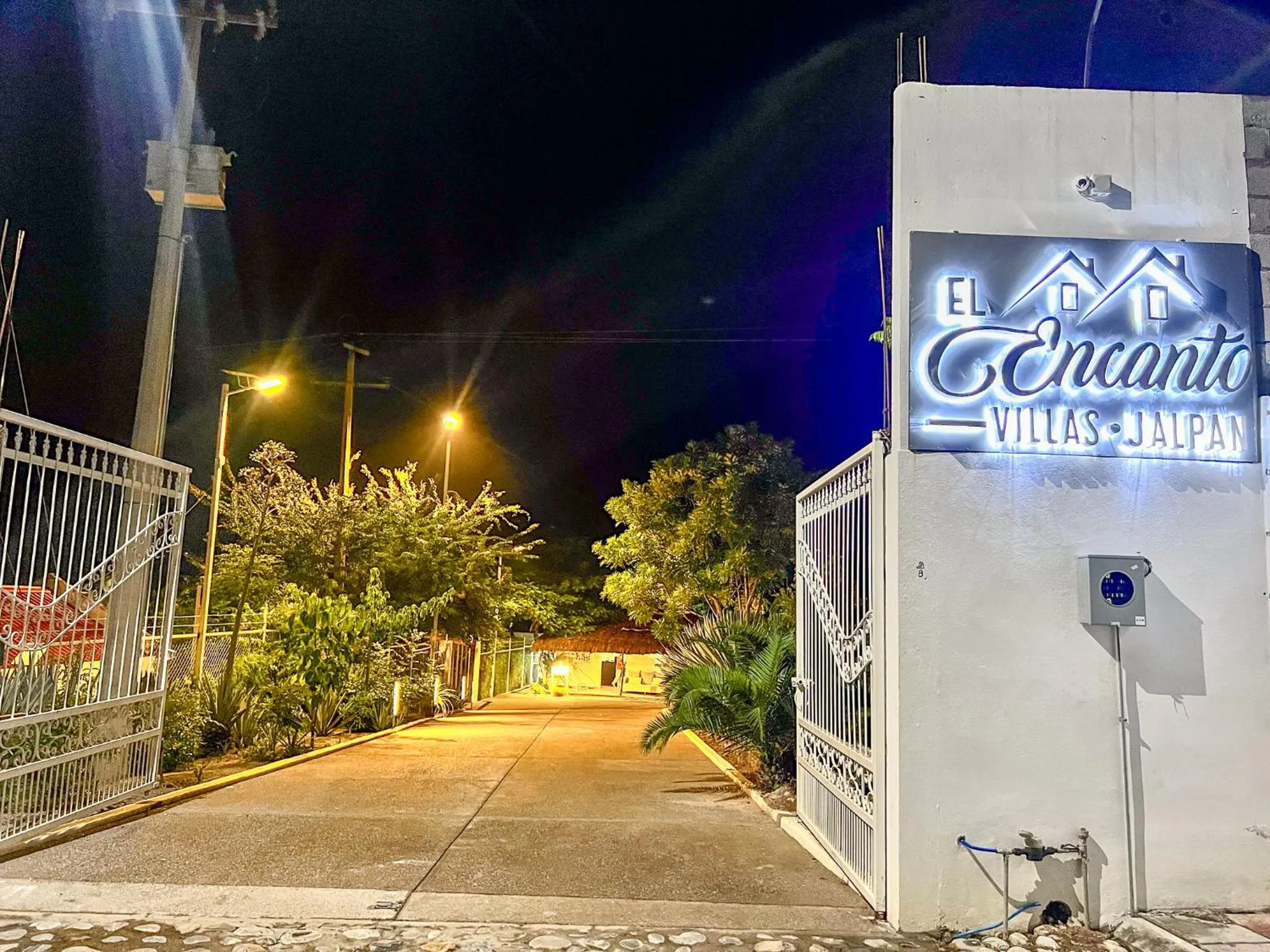 Night in VILLAS EL ENCANTO