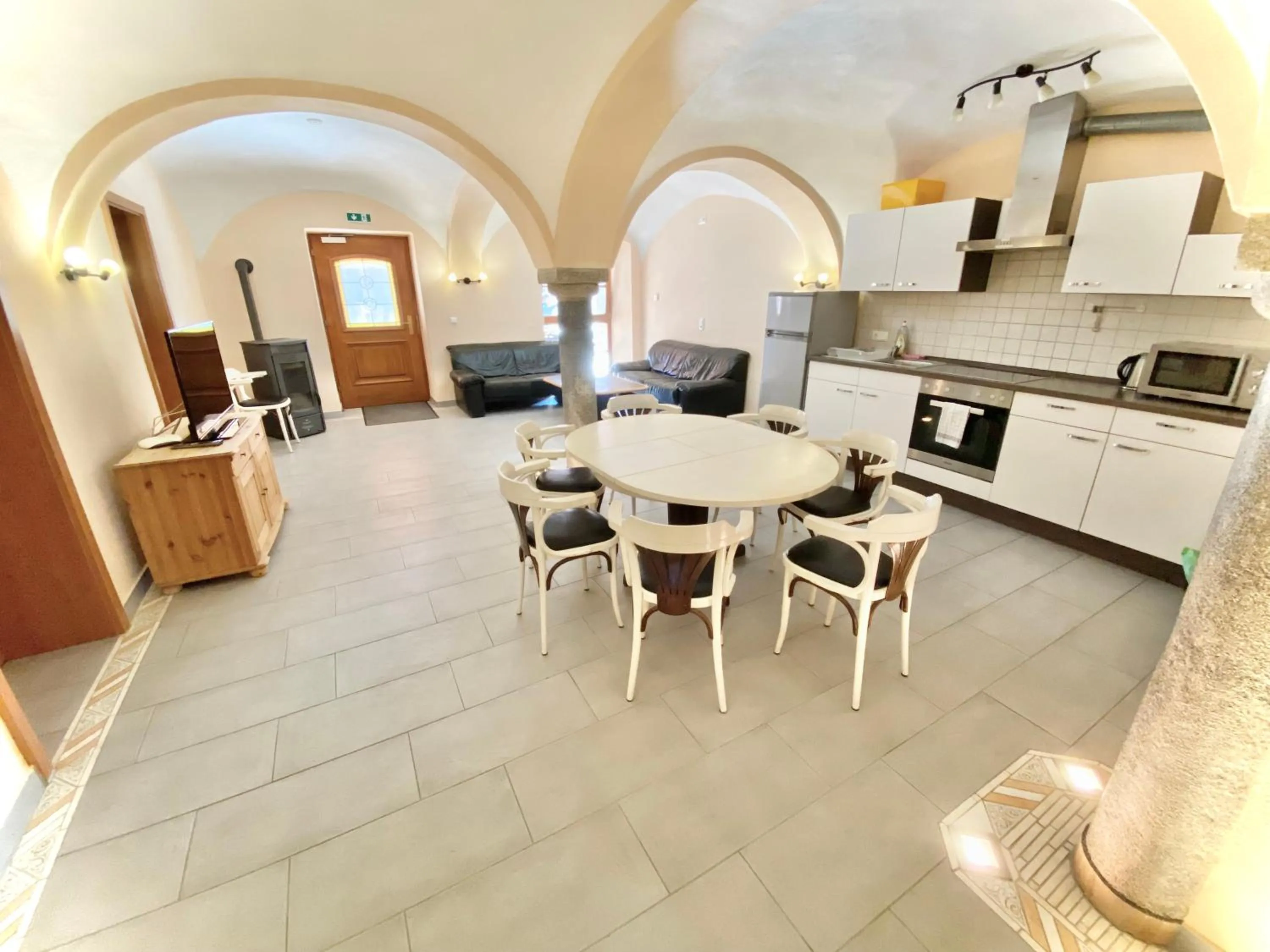 Dining area in Pension Laurent Ranch