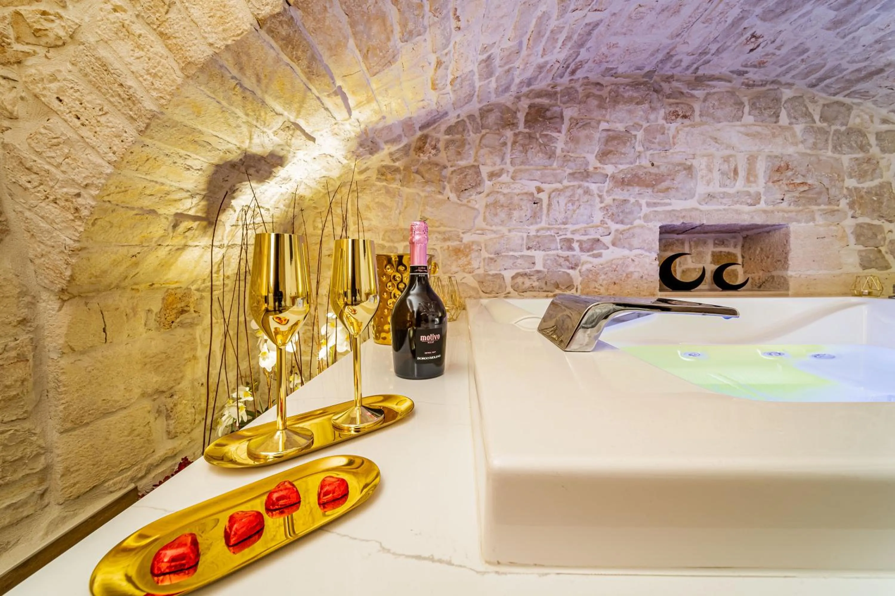 Hot Tub in Gold Suite B&B