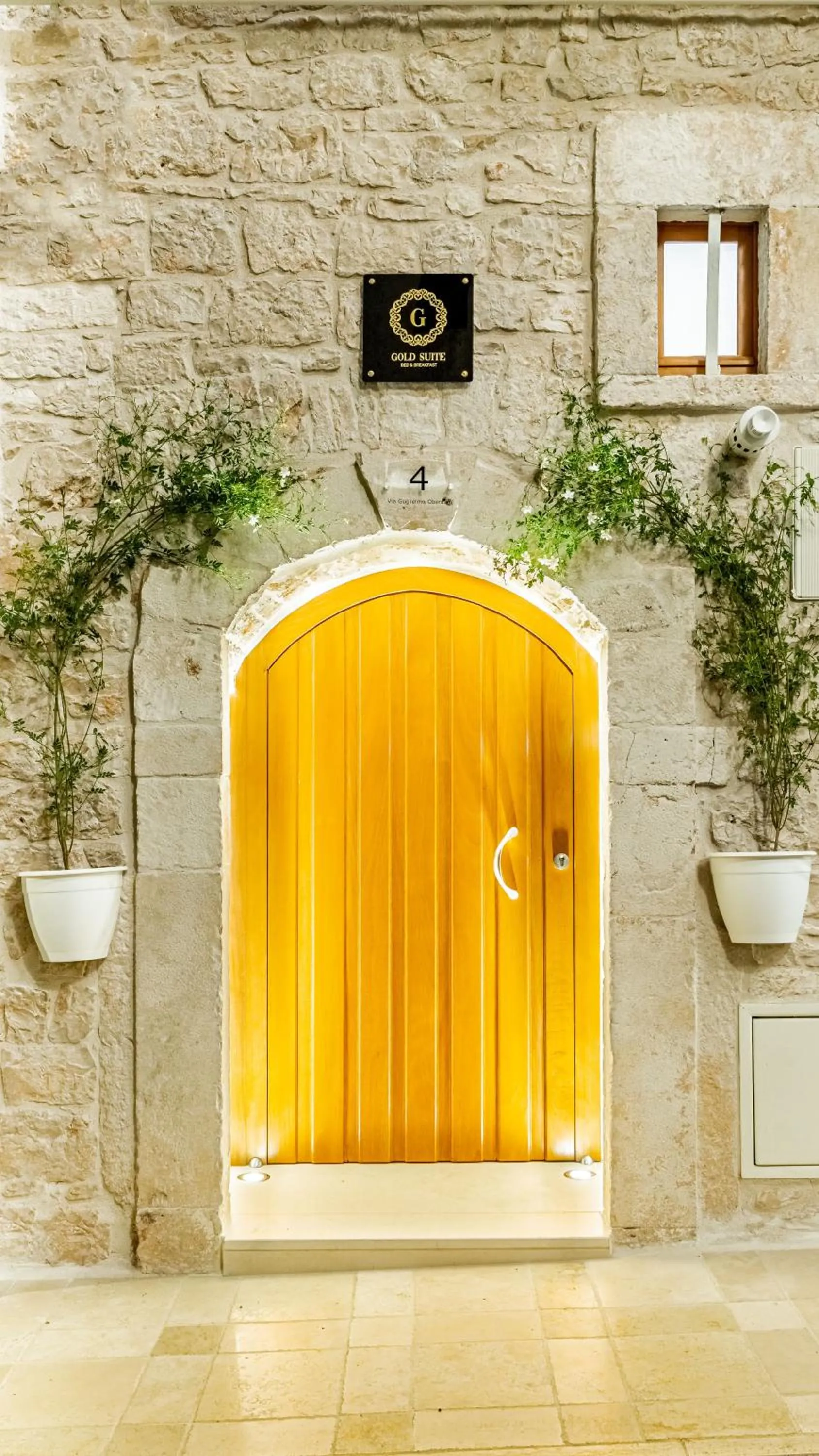 Property building in Gold Suite B&B