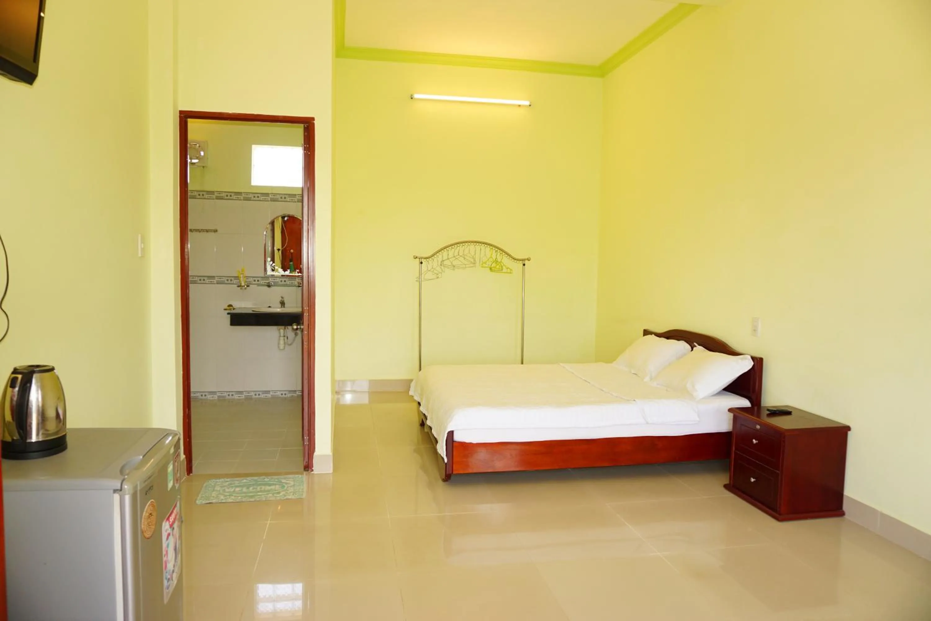 Bedroom, Bed in Cat Tien Guesthouse