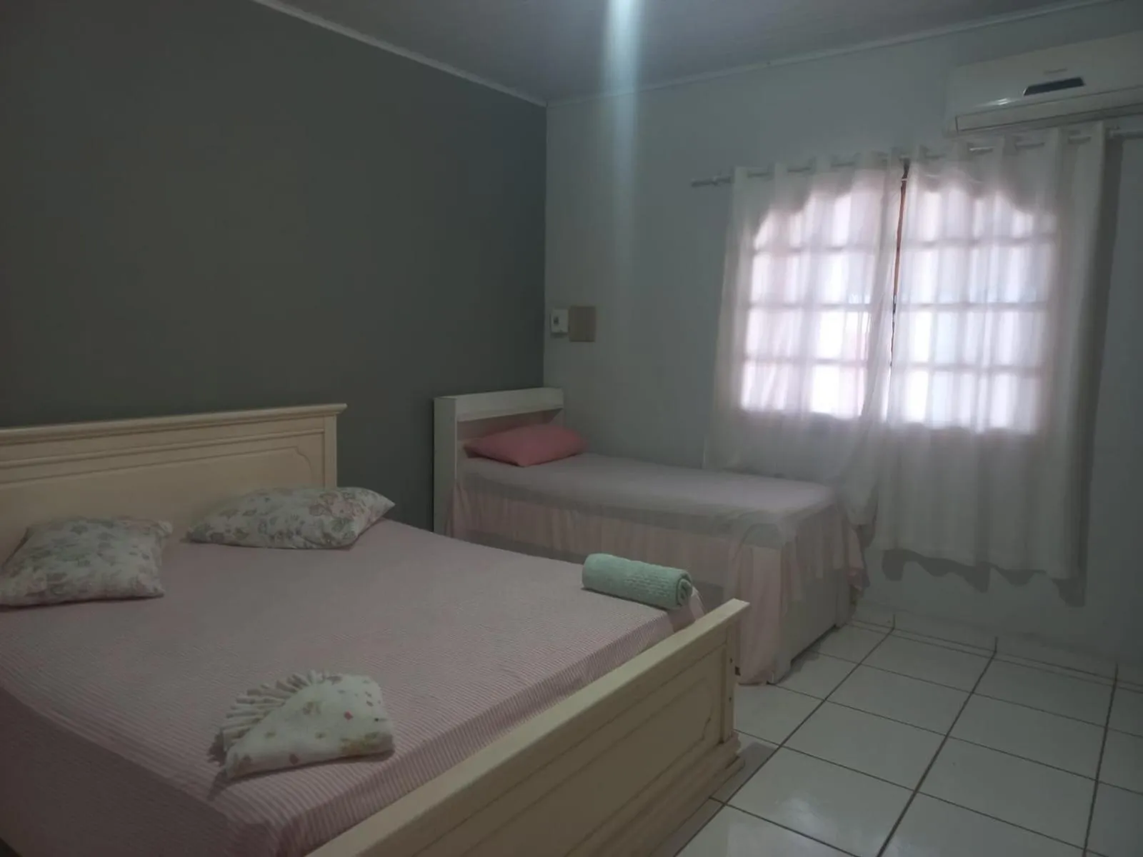 Bed in Suits - Canto do sabia