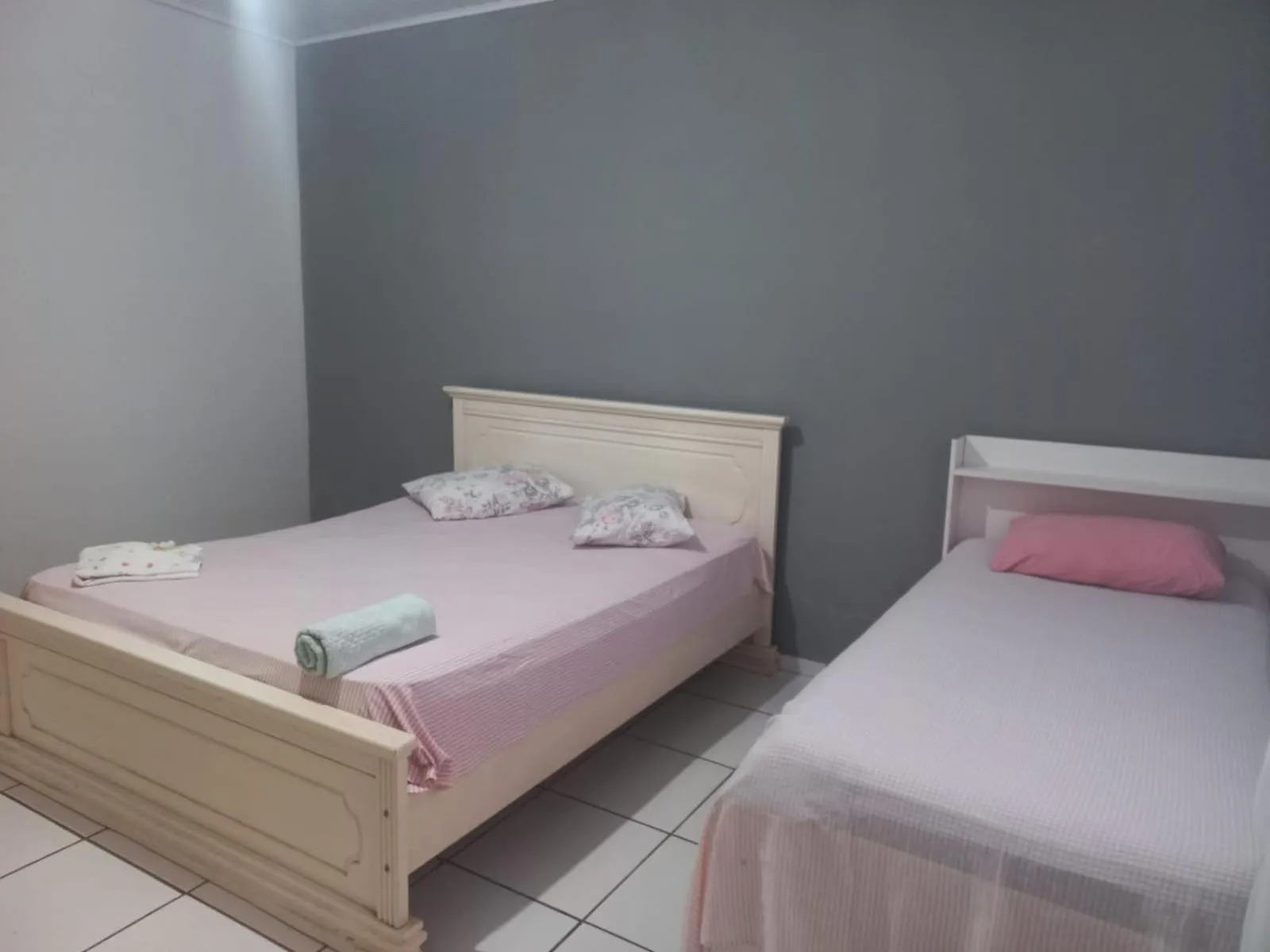 Bed in Suits - Canto do sabia