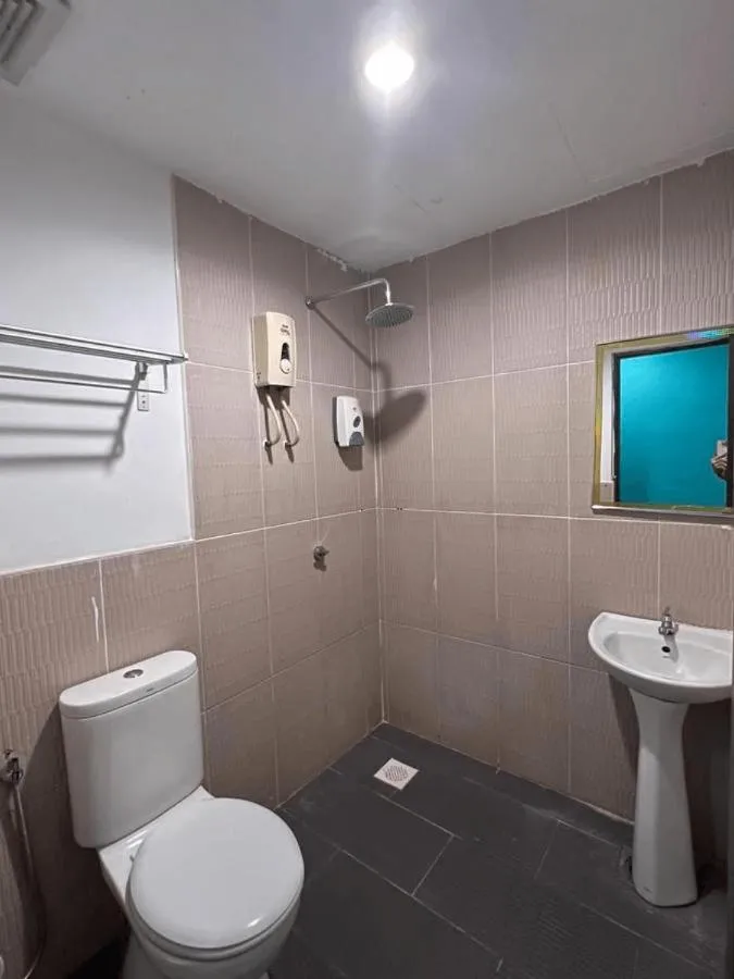 Toilet in BANGI BUSINESS Hotel