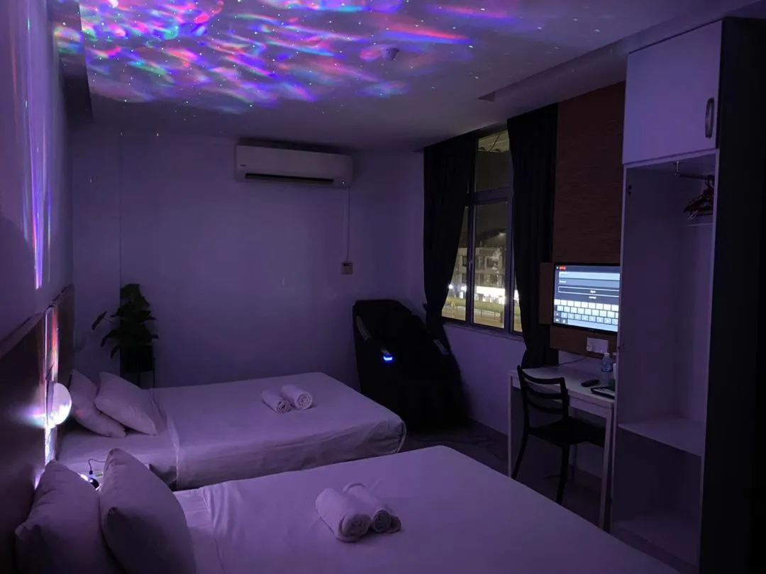 TV and multimedia in BANGI BUSINESS Hotel