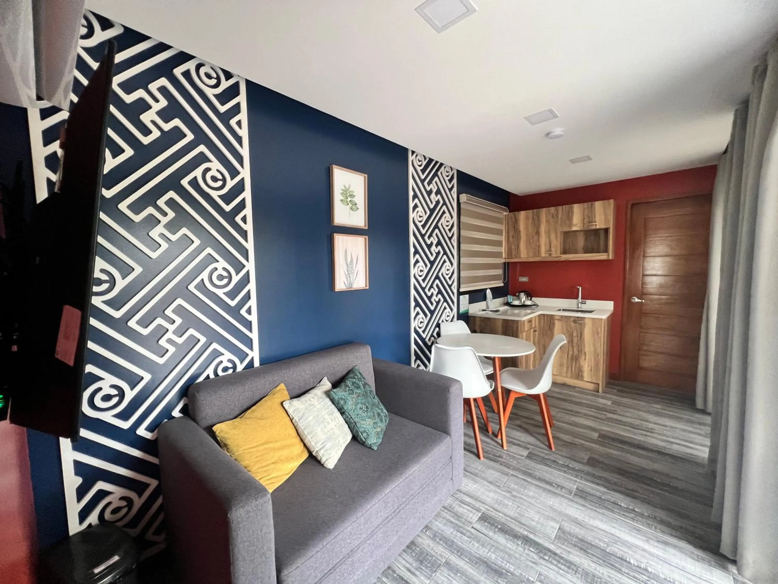 Living room in Crusoe Cabins Costa Azalea