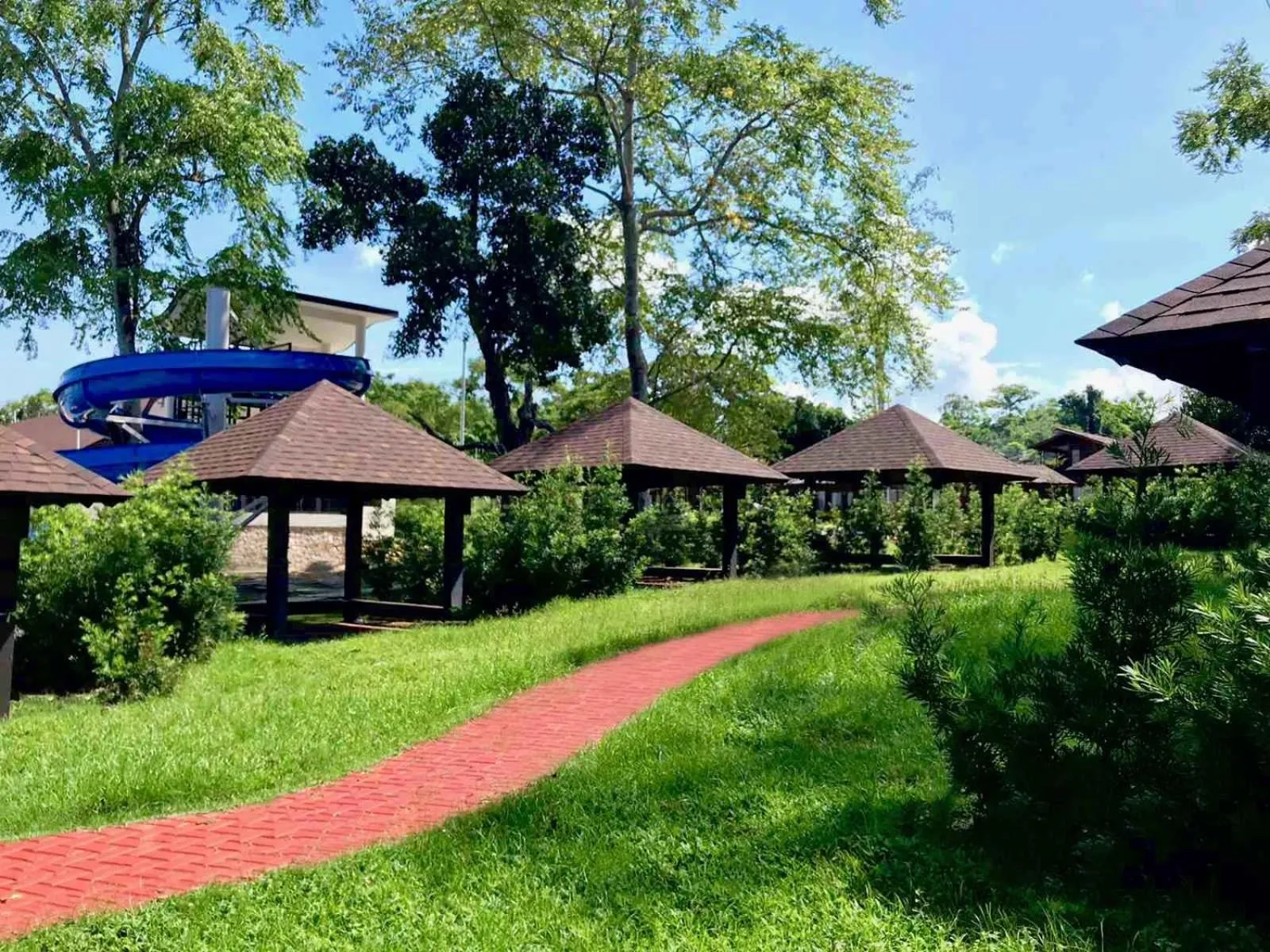 Natural landscape in Crusoe Cabins Costa Azalea