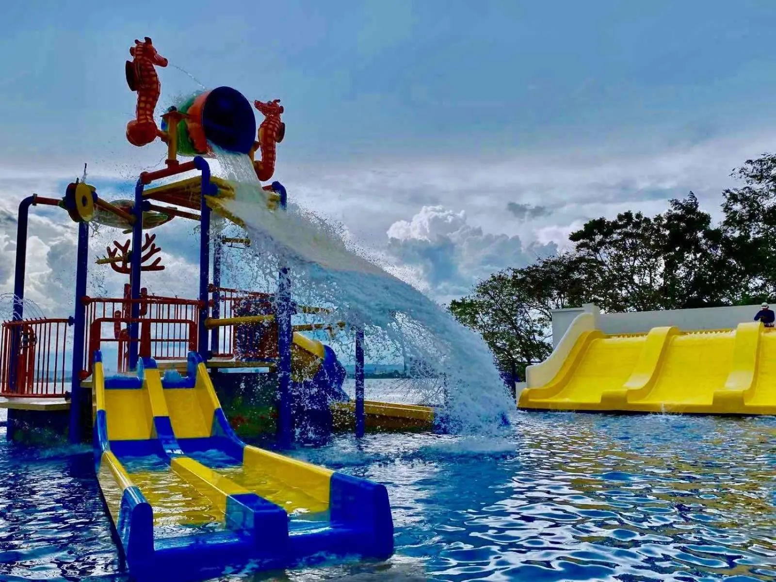 Aqua park in Crusoe Cabins Costa Azalea