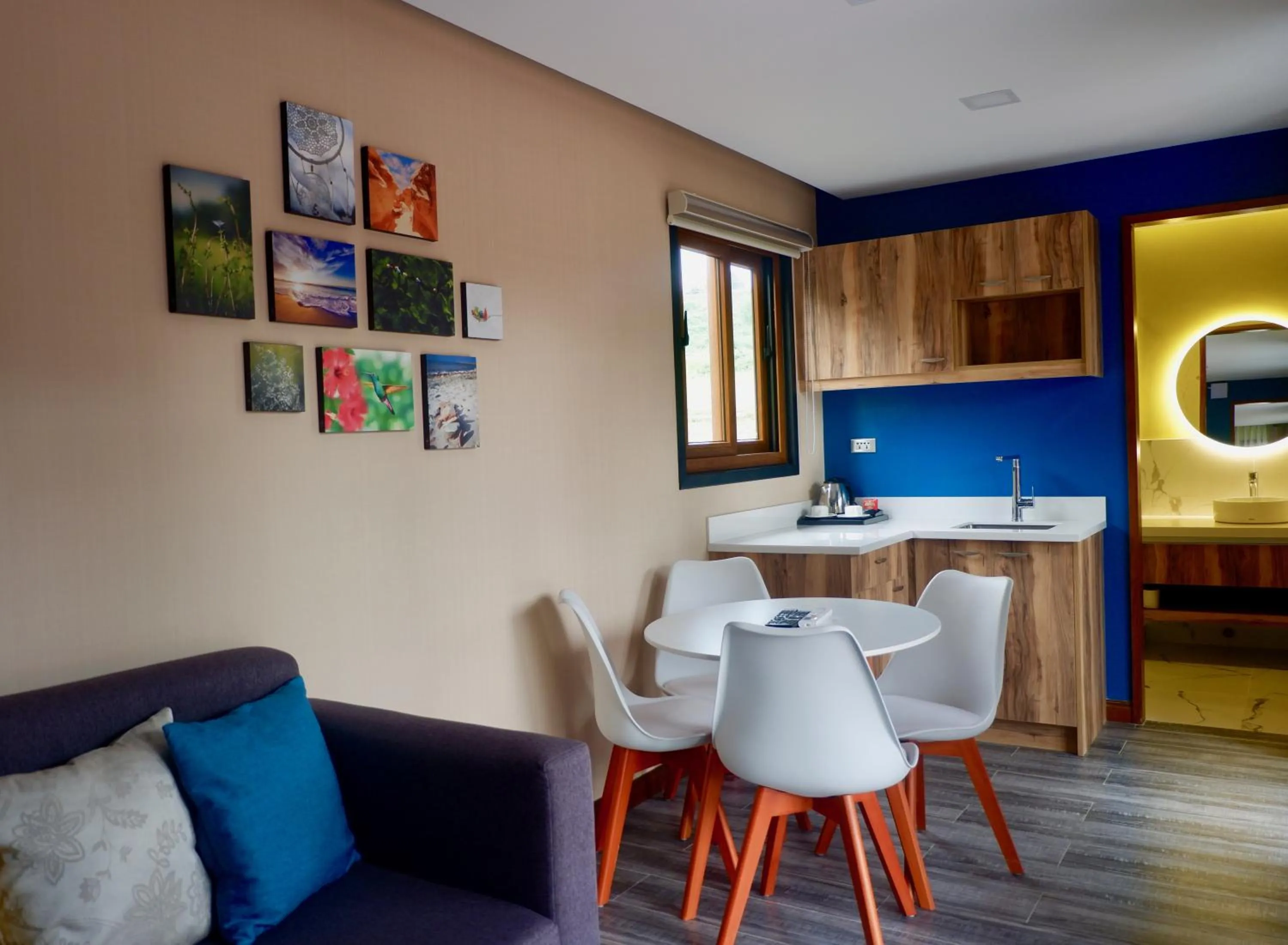 Living room in Crusoe Cabins Costa Azalea