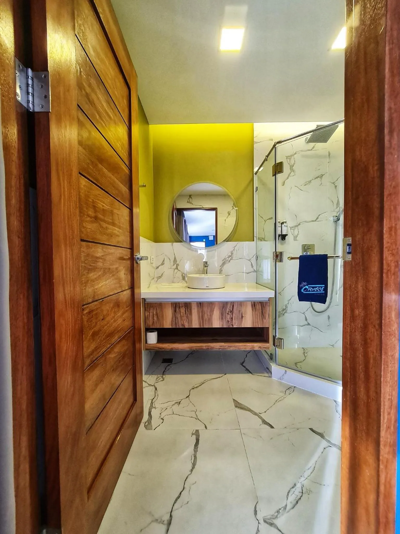 Bathroom in Crusoe Cabins Costa Azalea