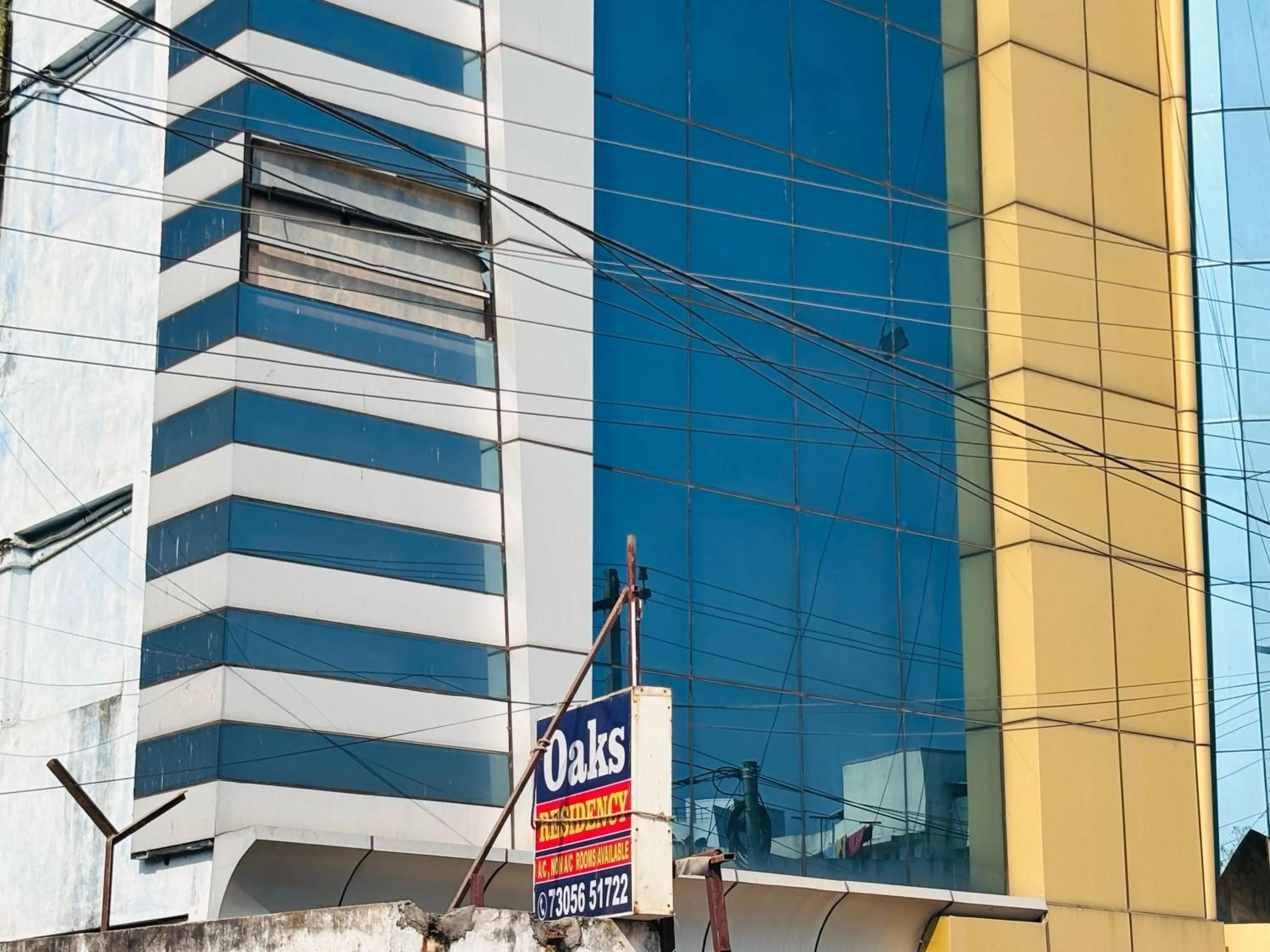 Facade/entrance in Hotel O The OAKS Residency