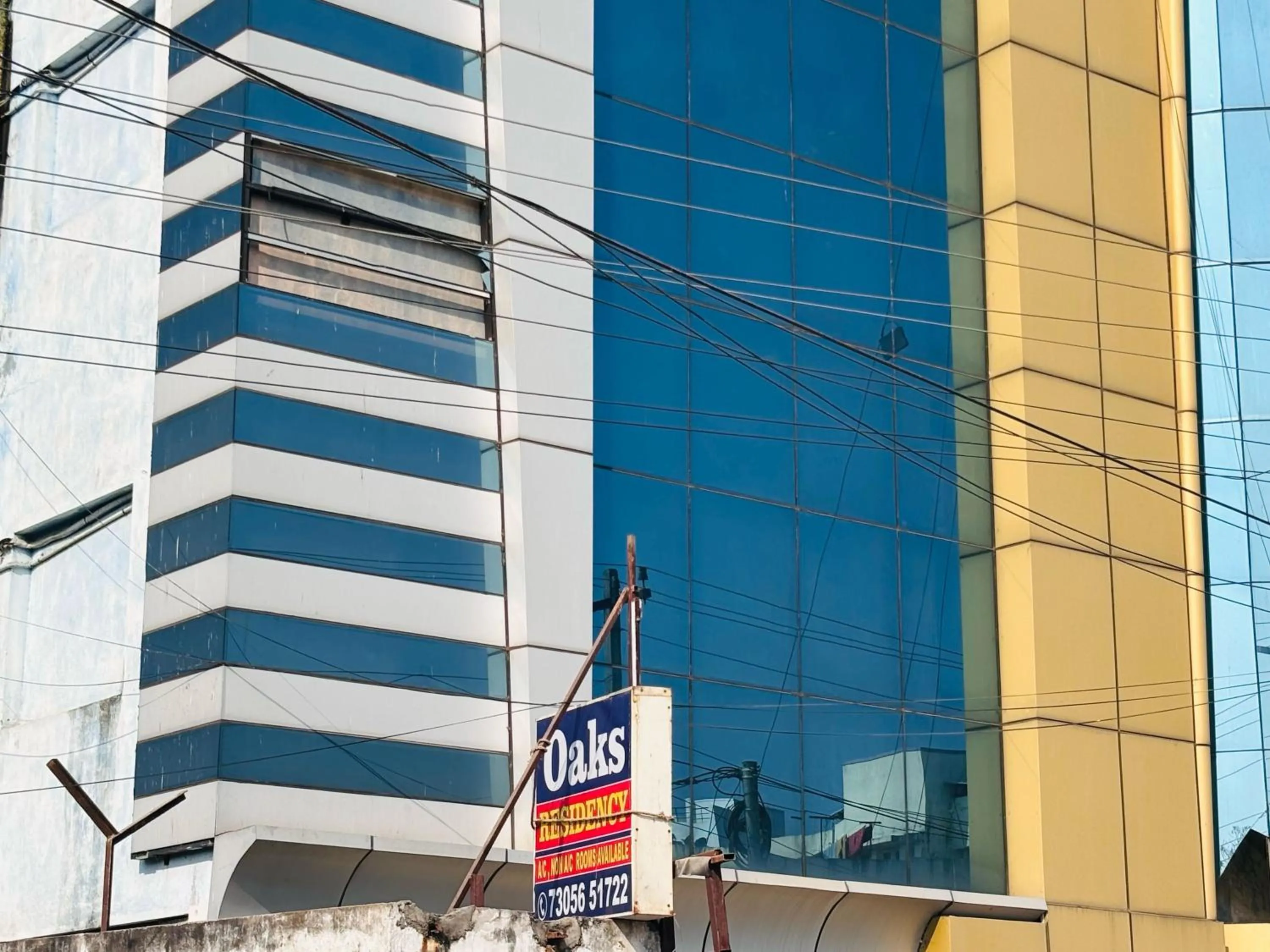 Facade/entrance in Hotel O The OAKS Residency