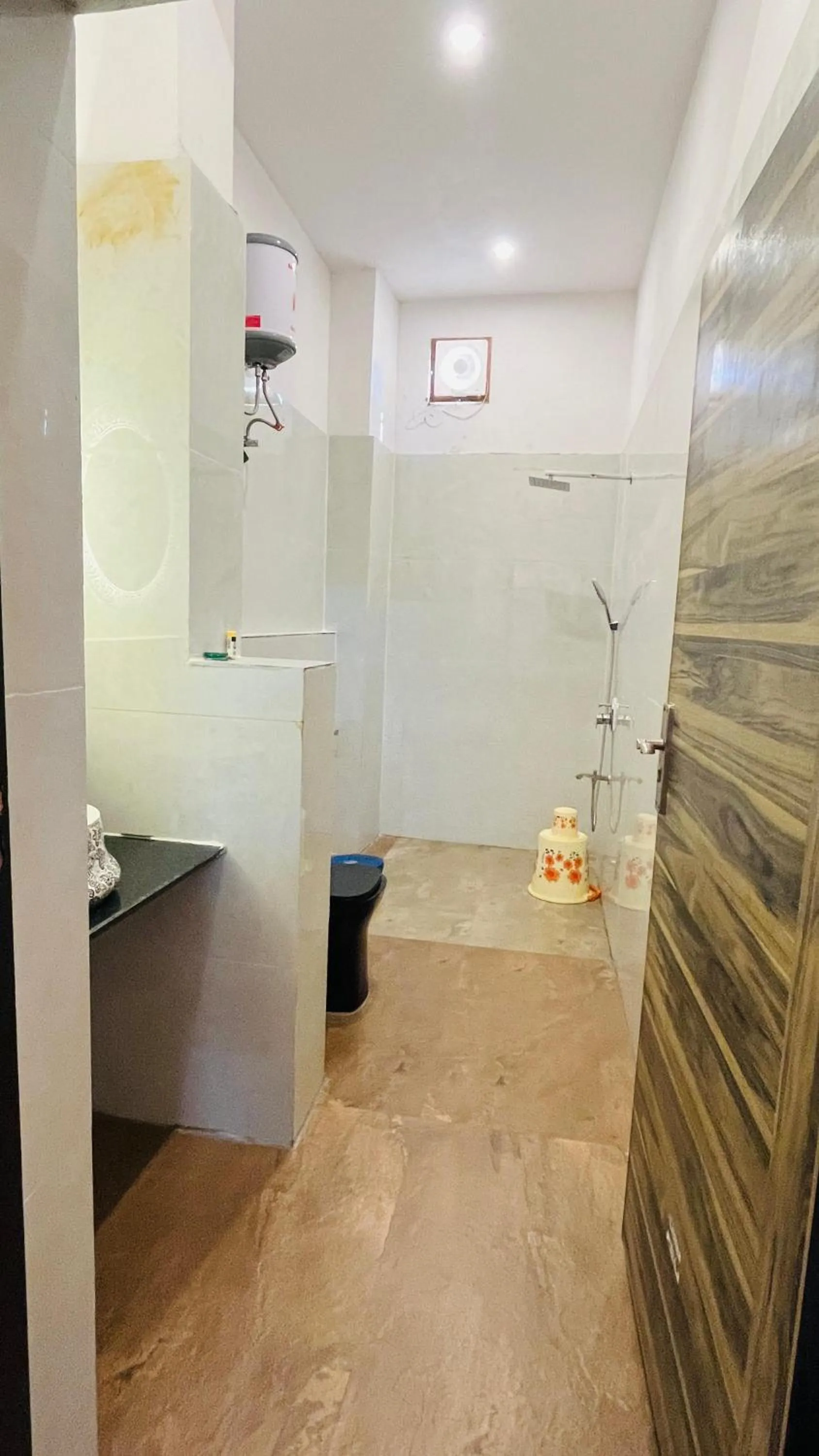 Shower in Hotel Ushaan Haveli