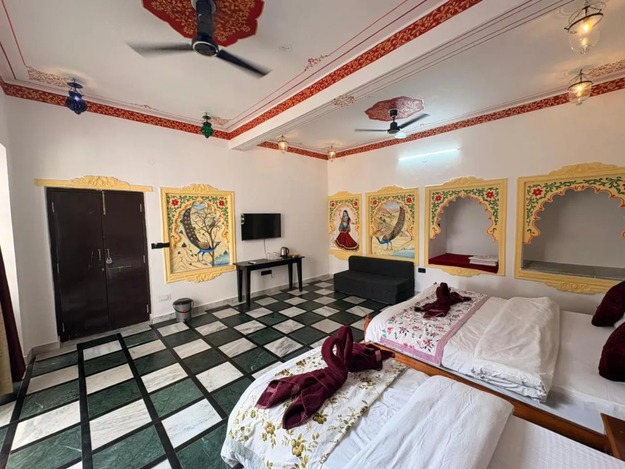 Bed in Hotel Ushaan Haveli