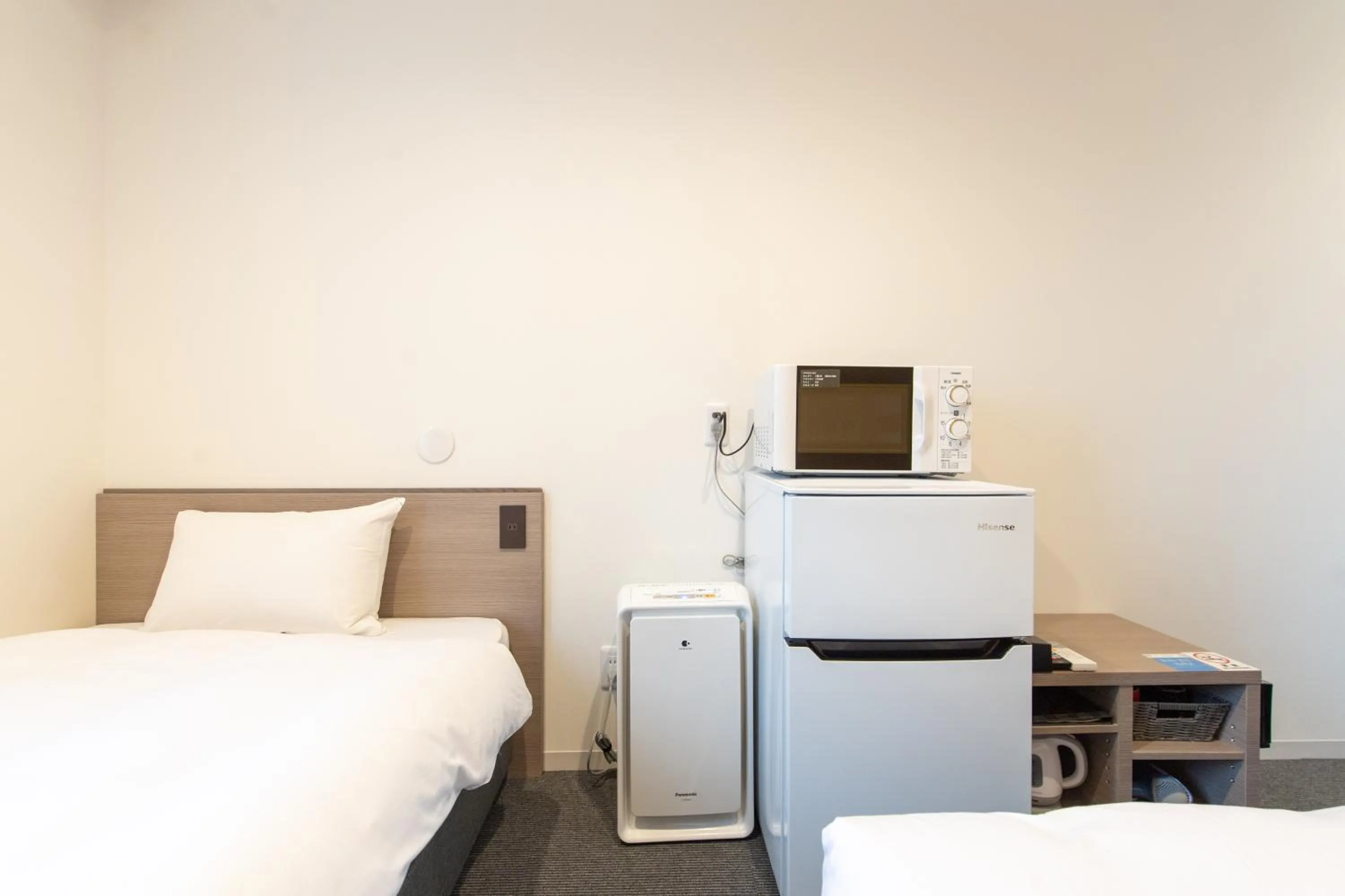 Photo of the whole room, Bed in HOTEL R9 The Yard Uruma