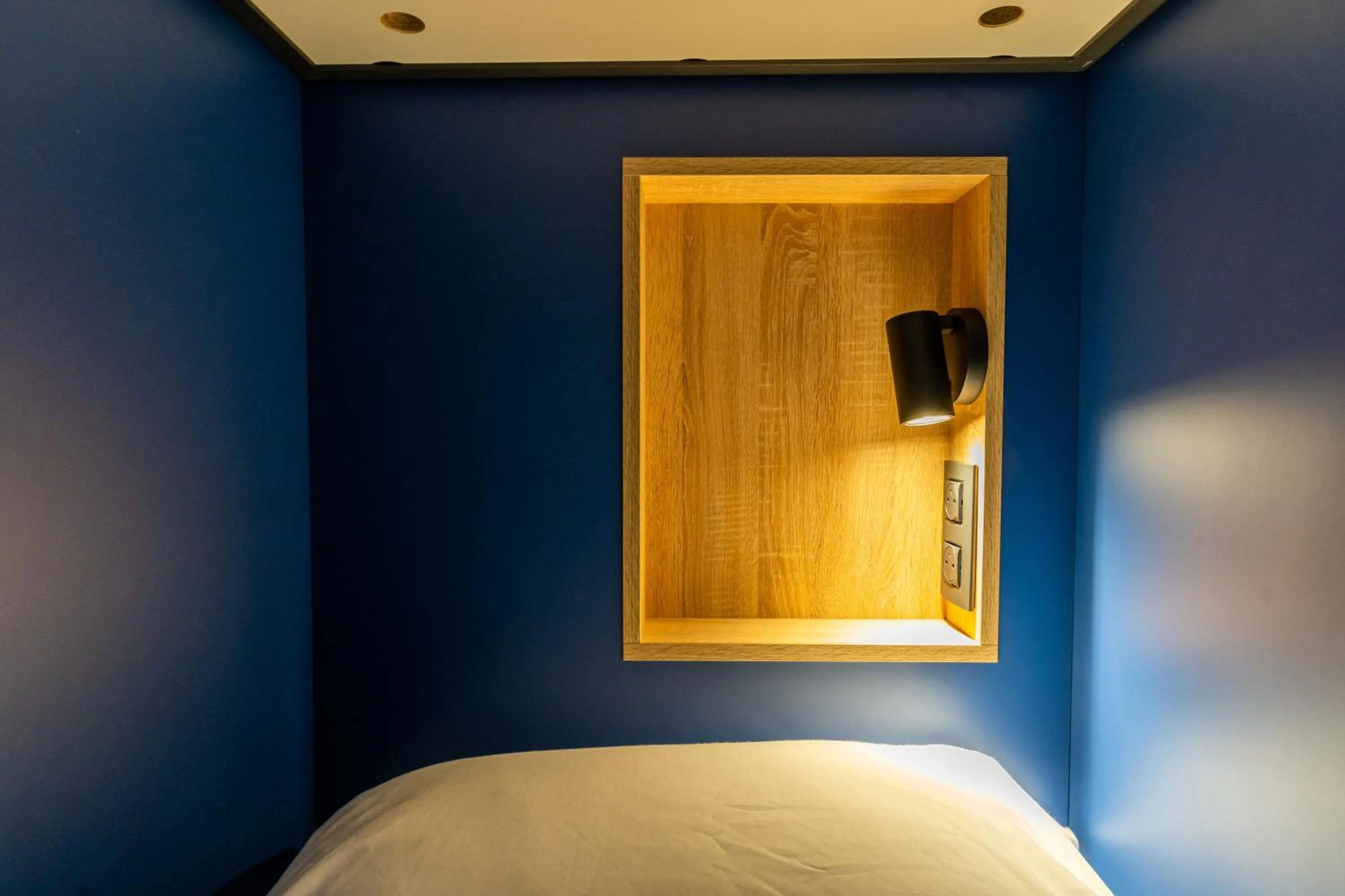 Bedroom, Bed in MEININGER Marseille Centre la Joliette