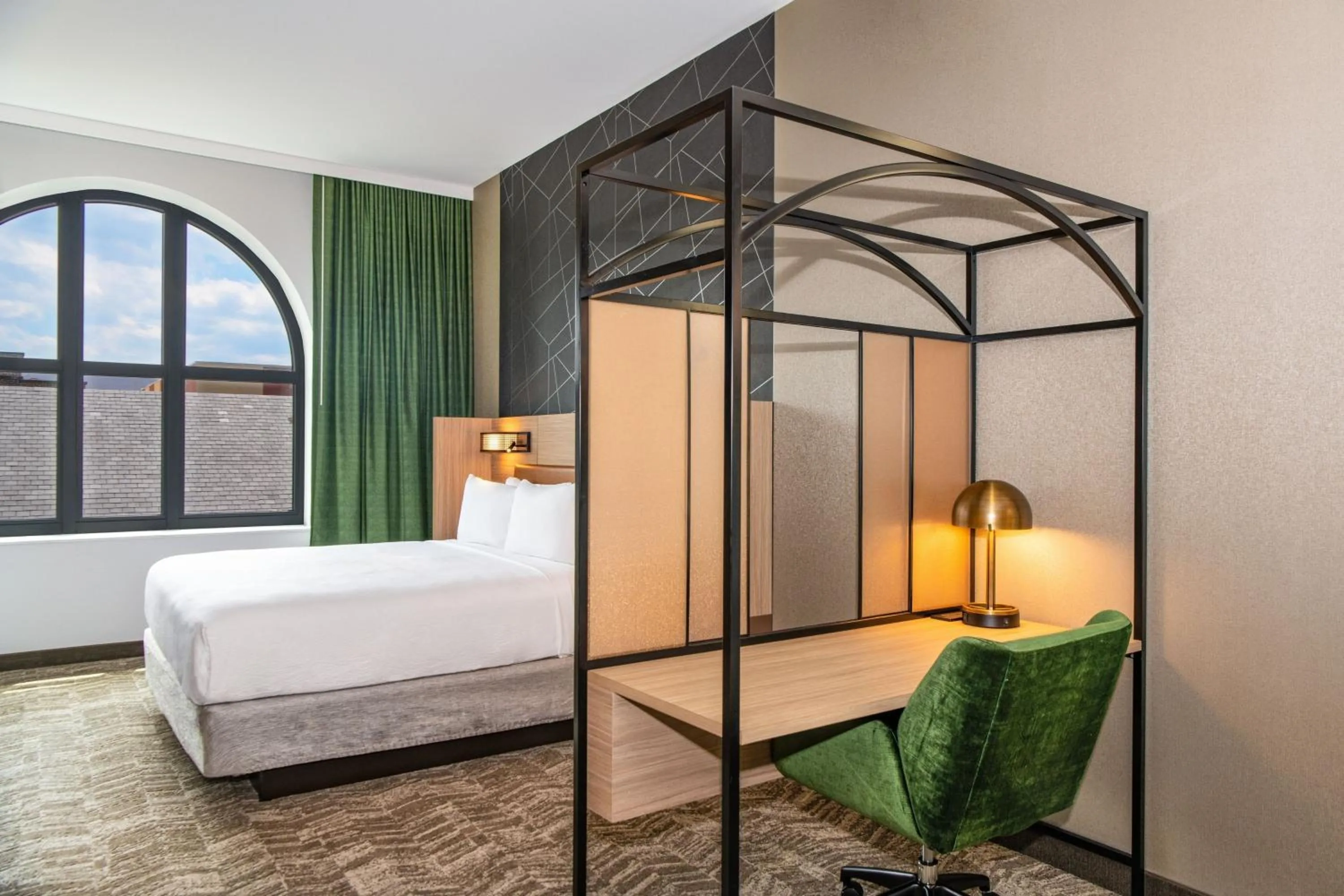 Photo of the whole room, Bed in SpringHill Suites by Marriott Baltimore Downtown Convention Center Area