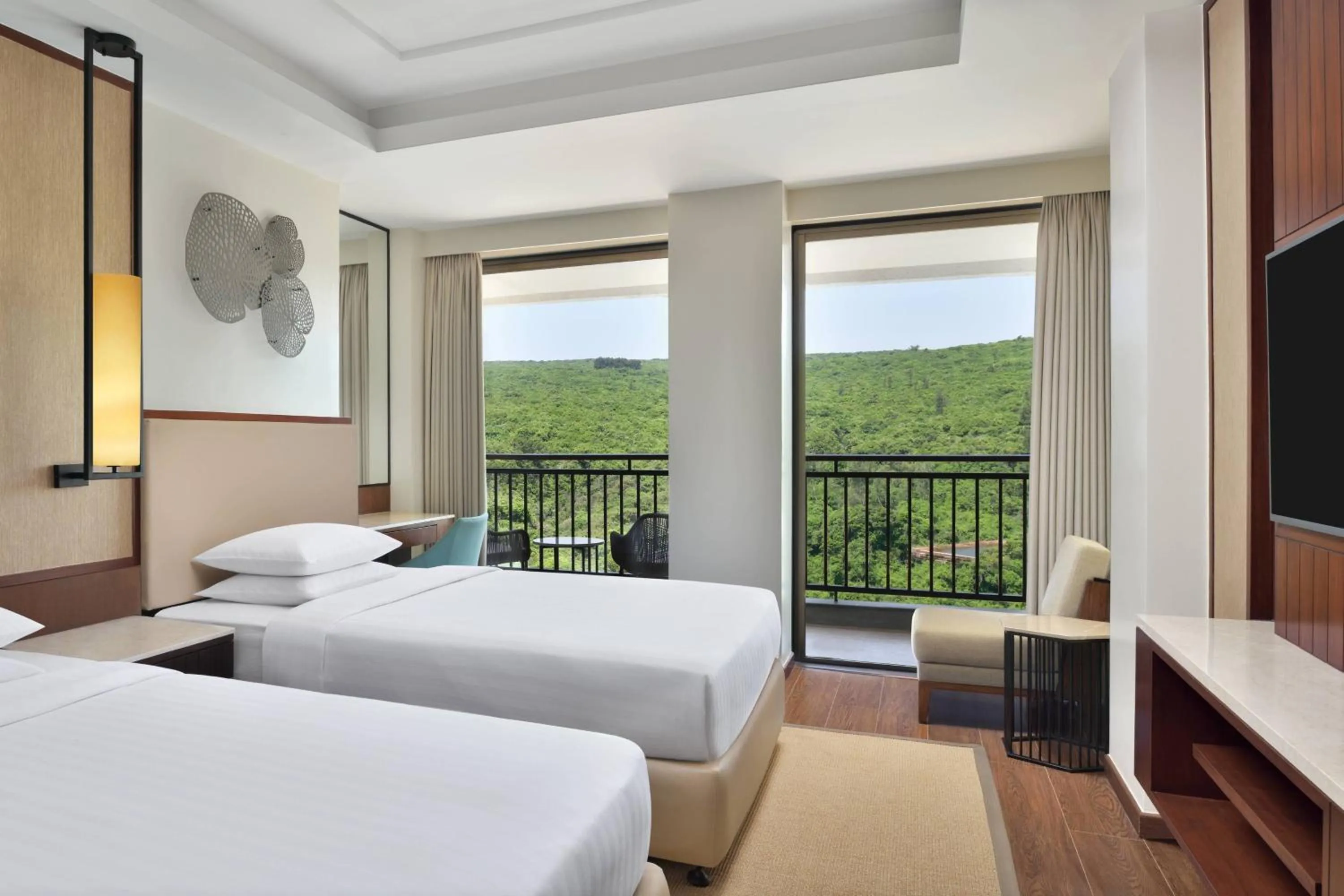 Photo of the whole room, Bed in Courtyard by Marriott Mahabaleshwar