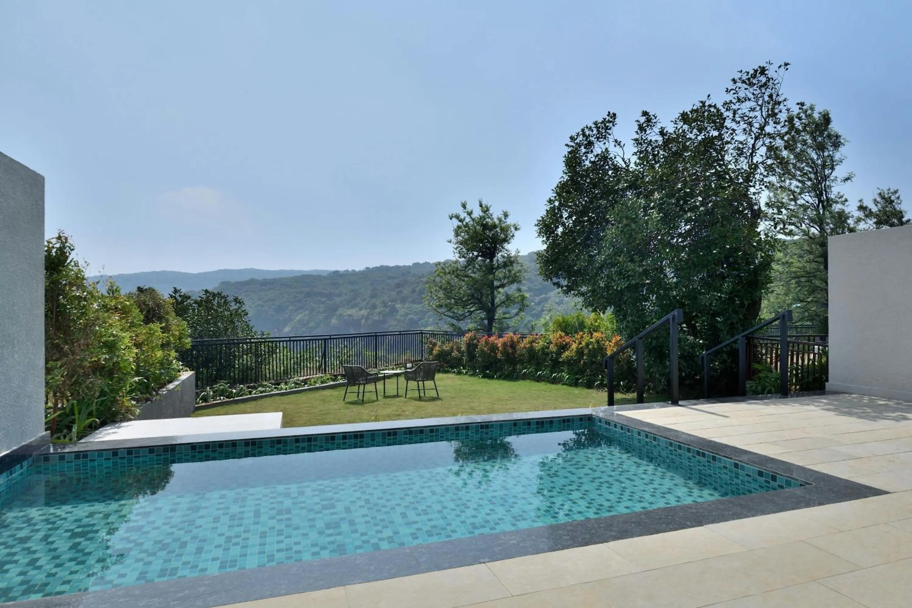 Swimming pool in Courtyard by Marriott Mahabaleshwar