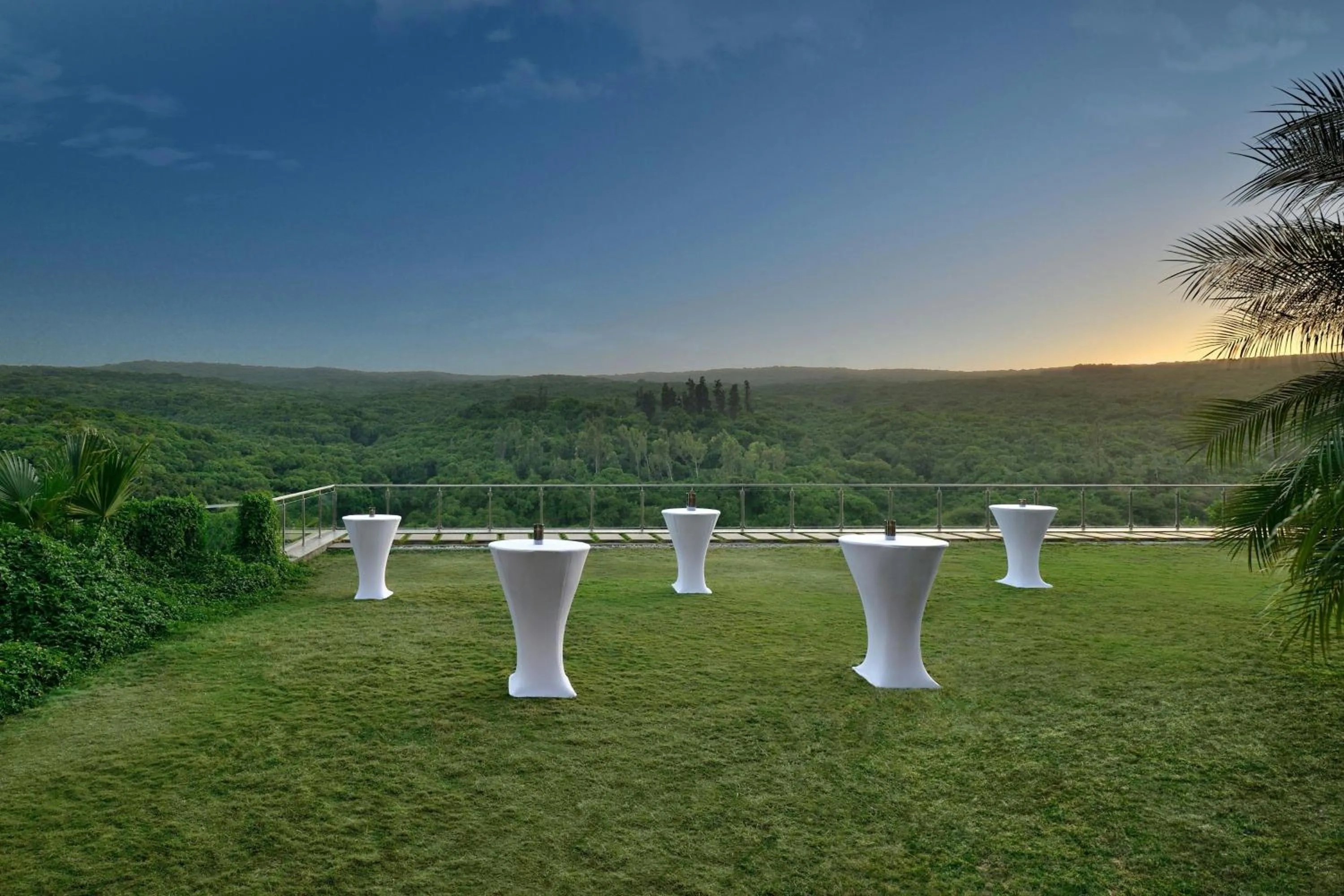 Meeting/conference room in Courtyard by Marriott Mahabaleshwar