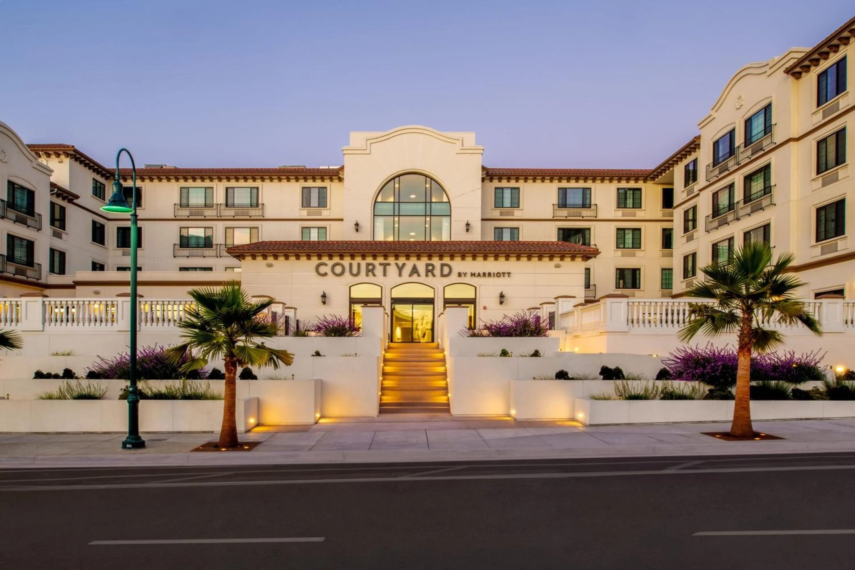 Property building in Courtyard by Marriott Santa Cruz