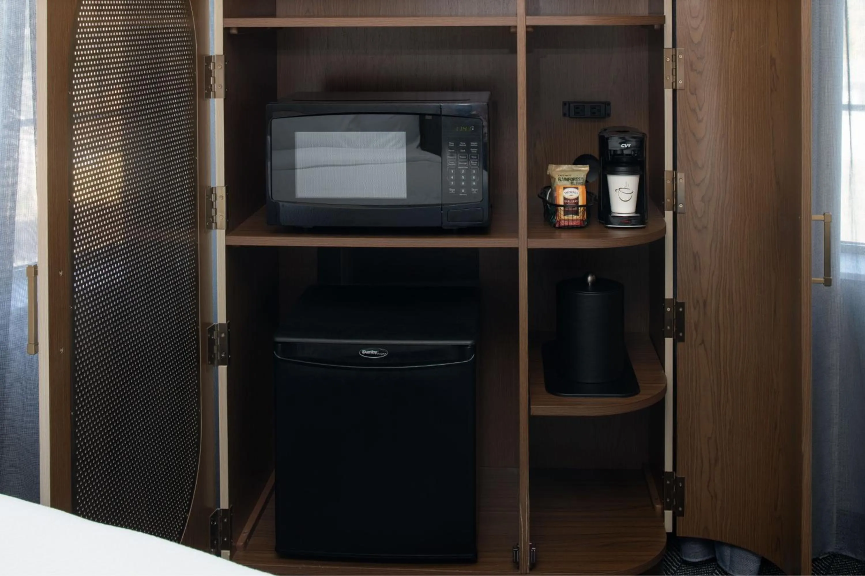 Photo of the whole room in Courtyard by Marriott Santa Cruz