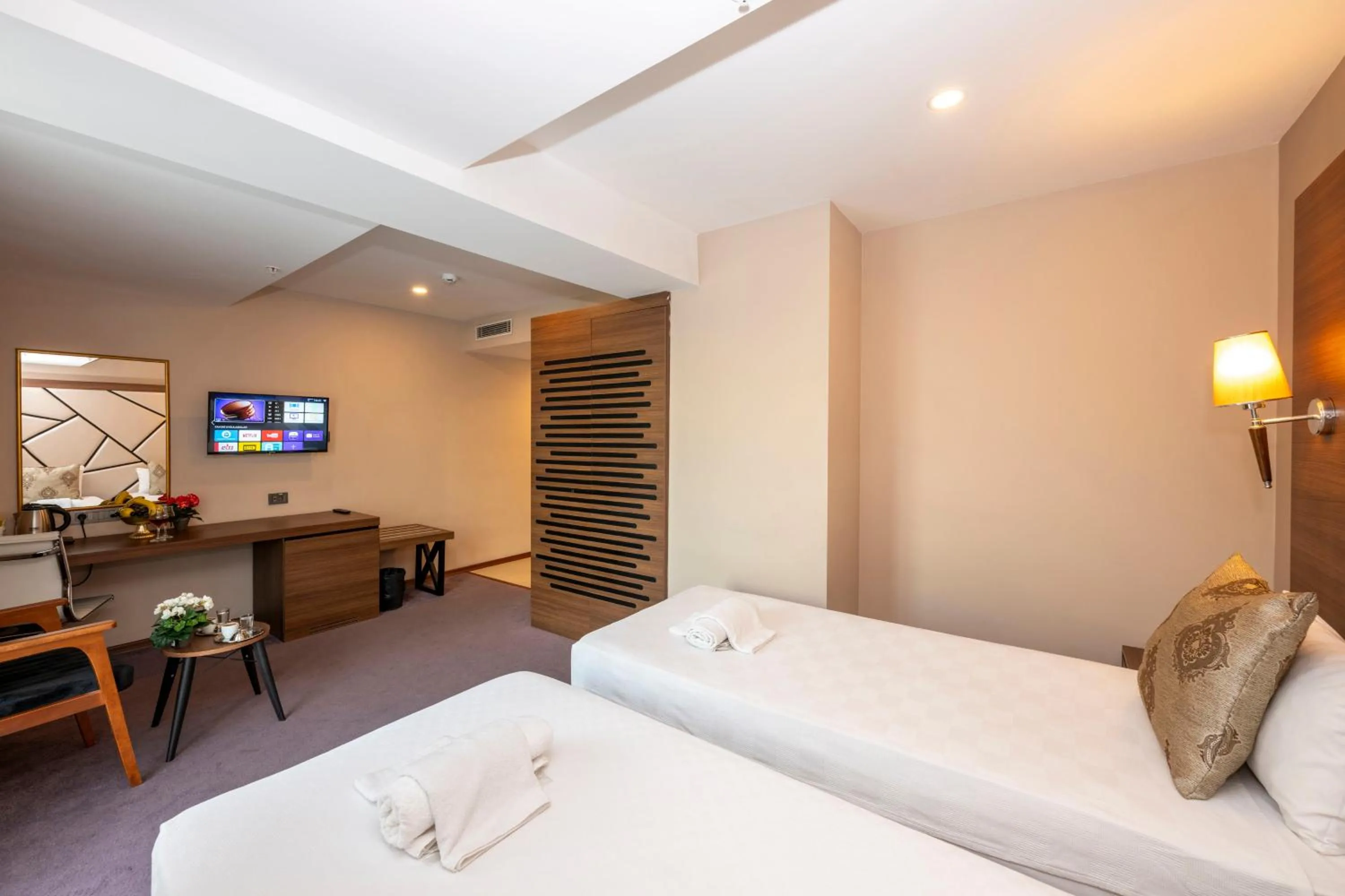 Massage, Bed in Litros Hotel & Spa